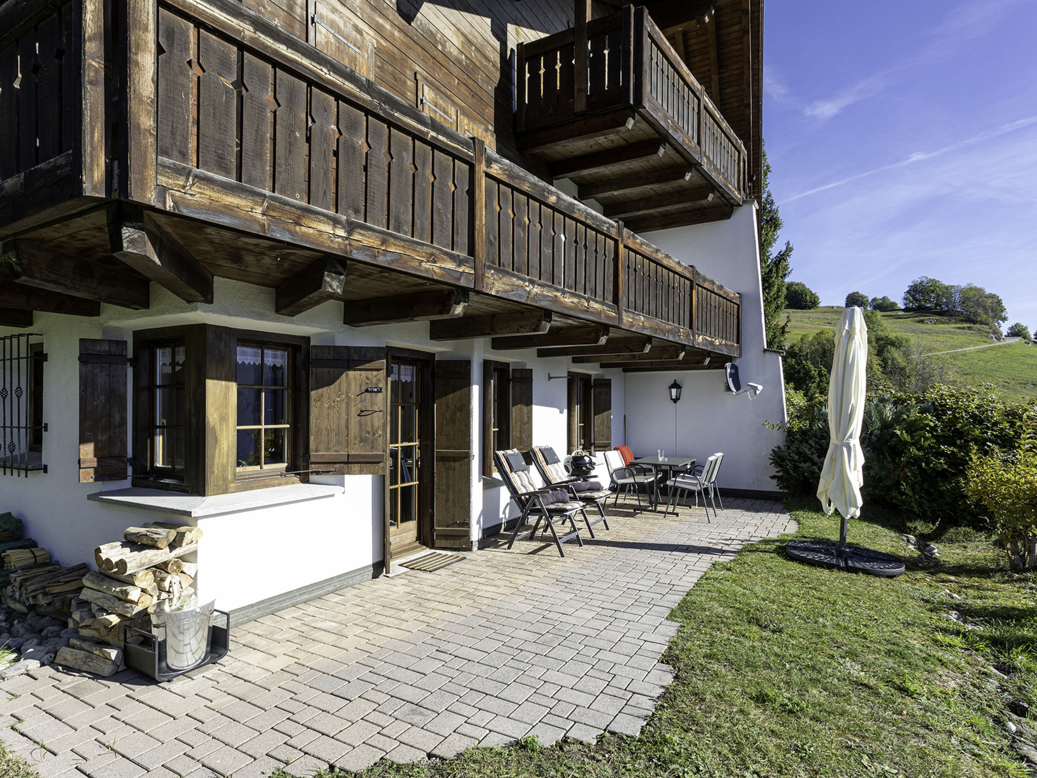 Bijou, Ladir, (Ladir).