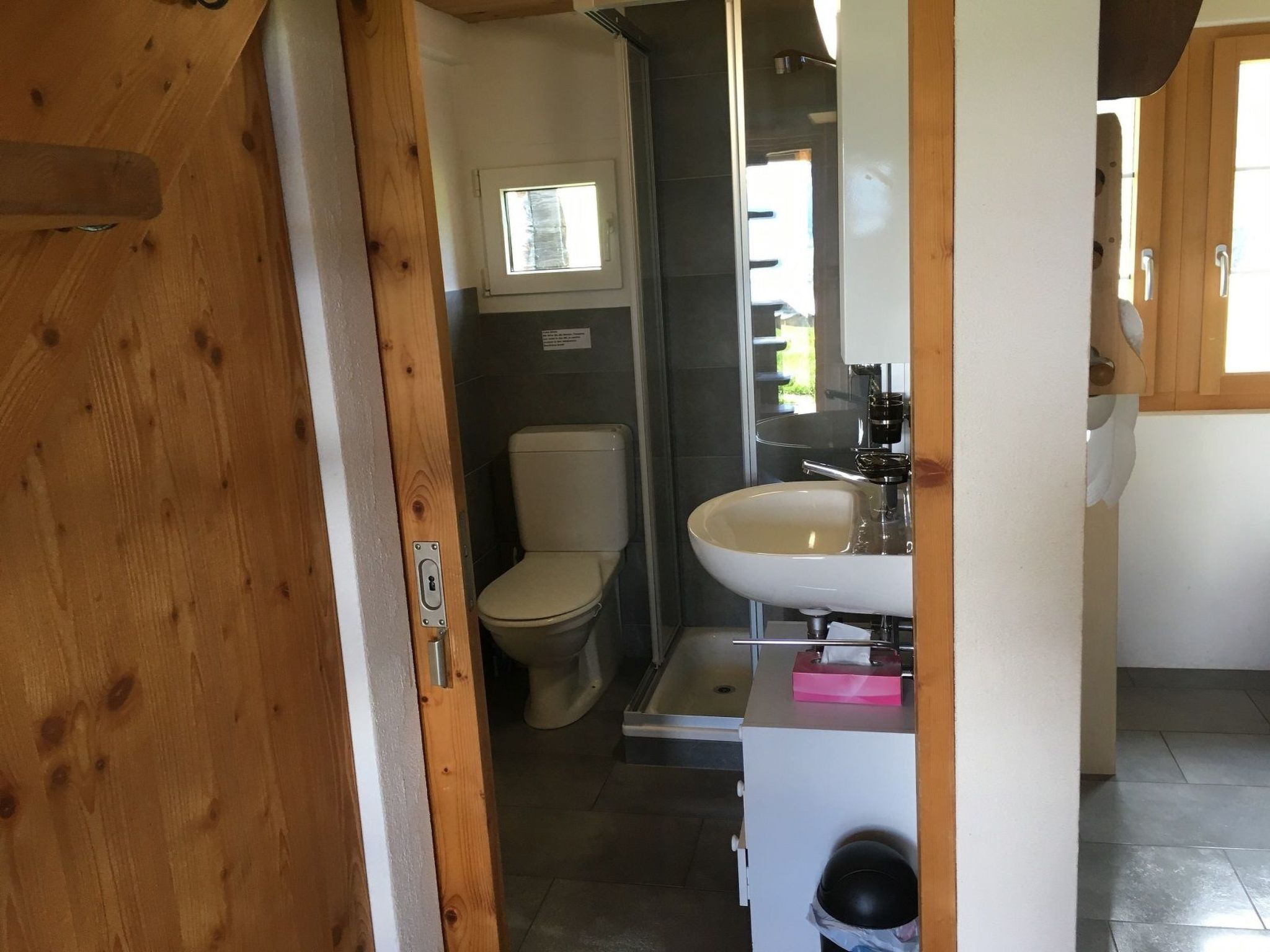 Appartement Berghütte Chalet Canischauna, Waltensburg, (Waltensburg/Vuorz), 58007B – Salle de bains, photo 7 sur 9