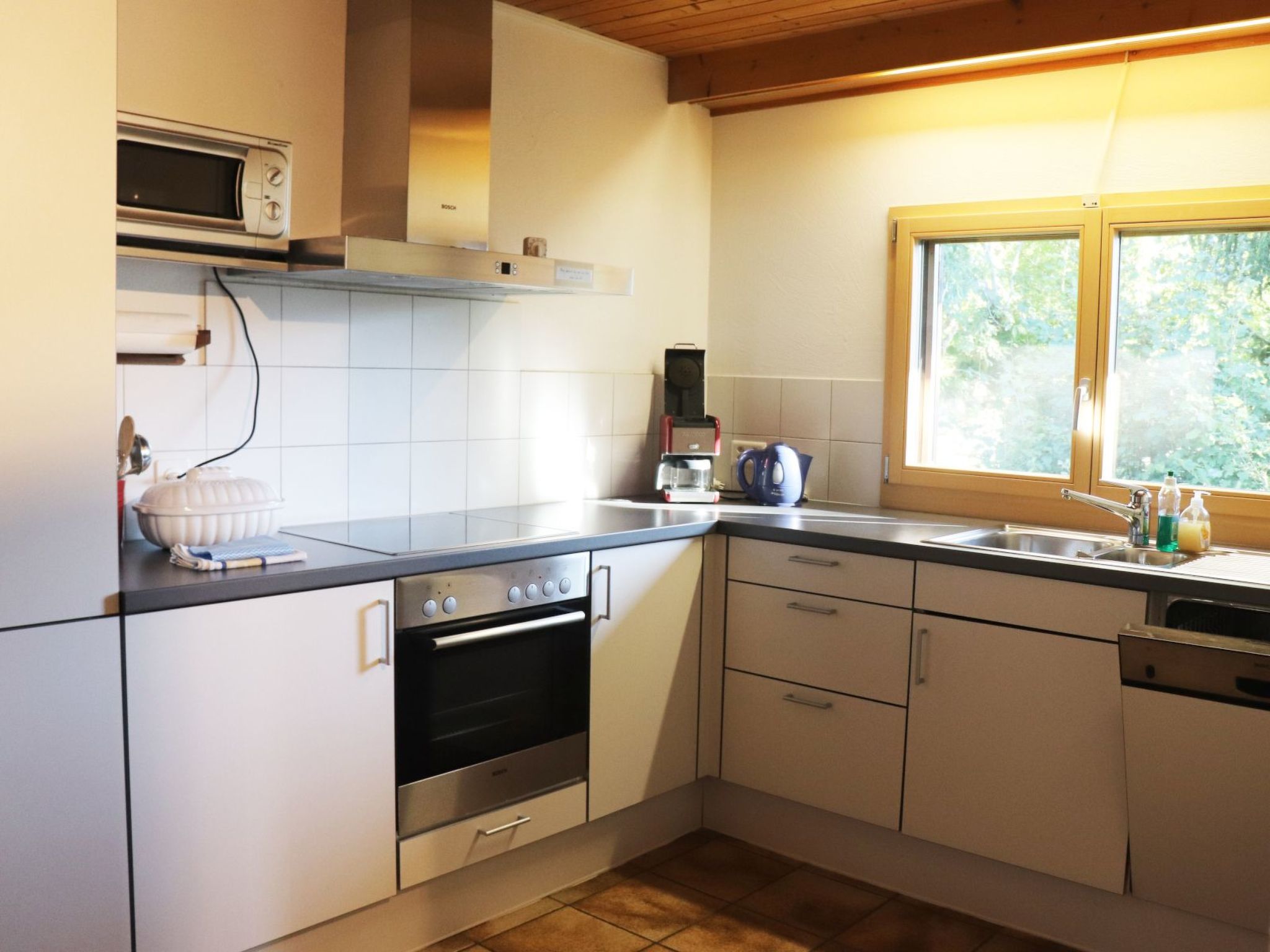 Appartement Ferienhaus Miramunt Günther, Waltensburg, (Waltensburg/Vuorz), 58000B – Cuisine et coin repas, photo 14 sur 23