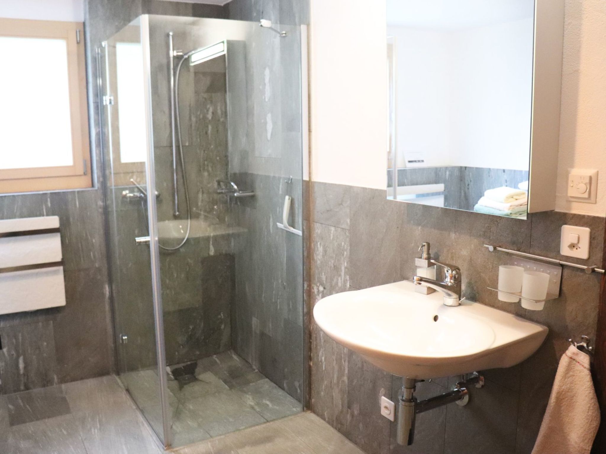Appartement Ferienhaus Miramunt Günther, Waltensburg, (Waltensburg/Vuorz), 58000B – Salle de bains, photo 12 sur 23