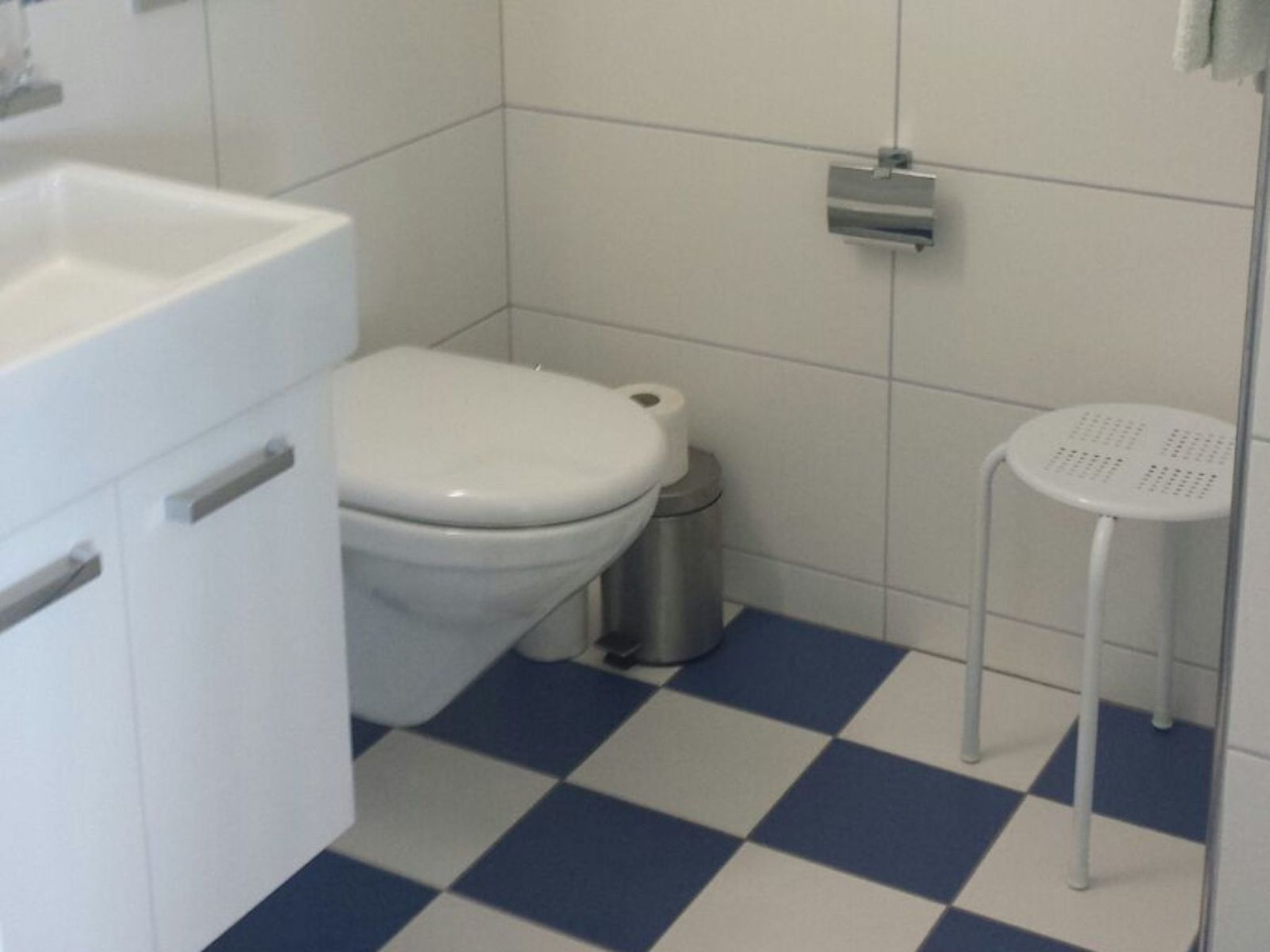 Appartement Spilgè 9 Sgier, Andiast, (Andiast), 59004B – Salle de bains, photo 15 sur 17