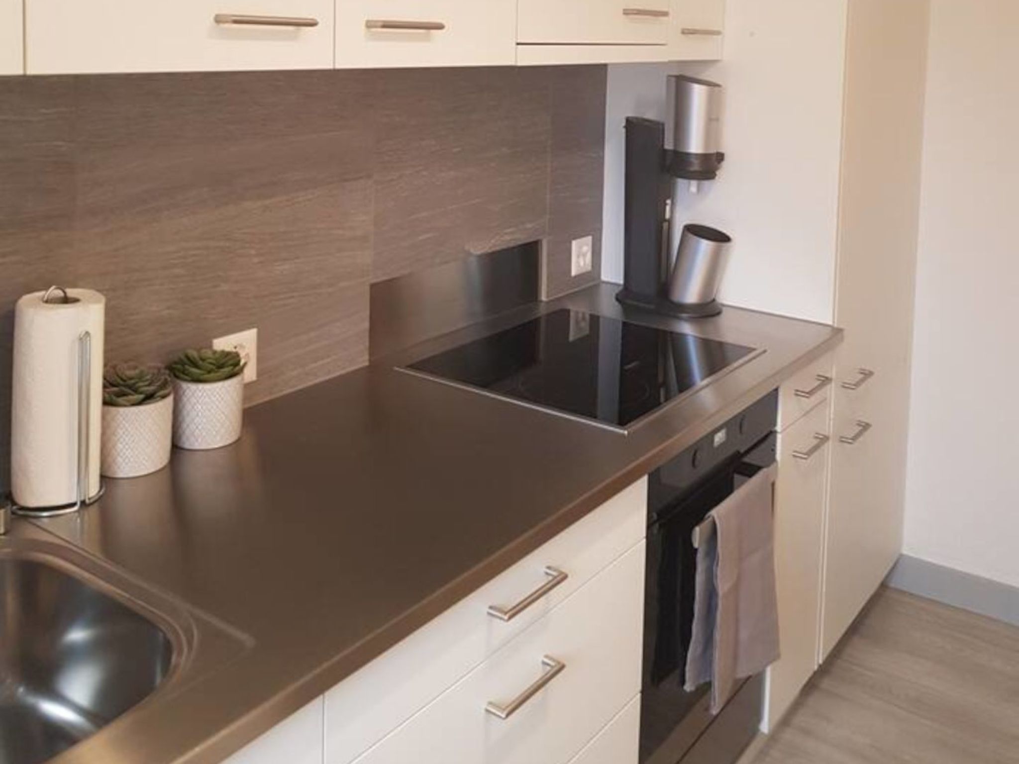 Appartement Casa Spescha, Tavanasa, (Tavanasa), 65059B – Cuisine et coin repas, photo 6 sur 12