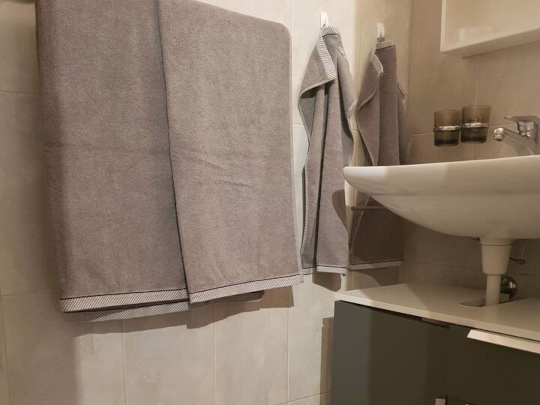 Appartement Casa Spescha, Tavanasa, (Tavanasa), 65059B – Salle de bains, photo 8 sur 12