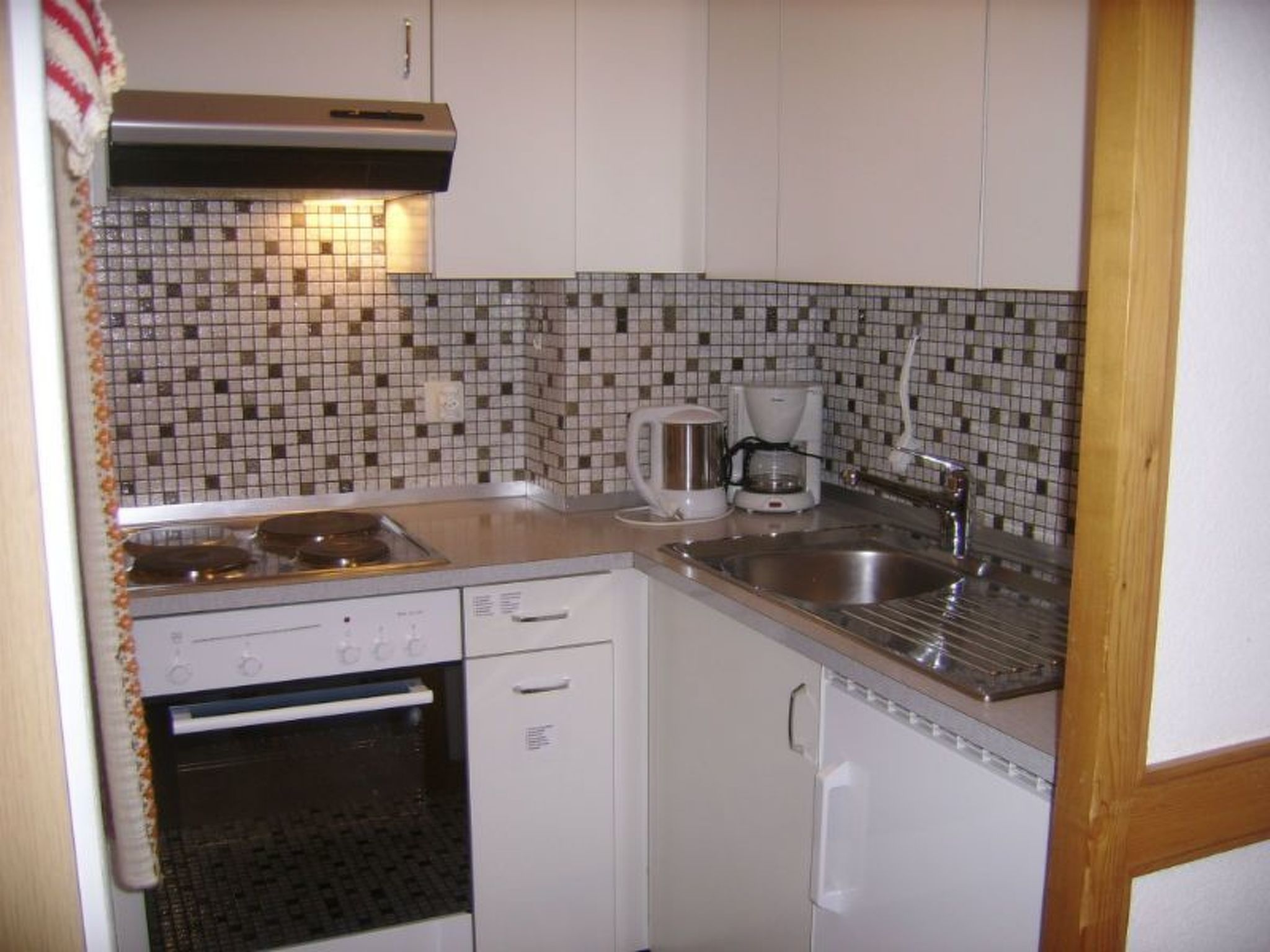 Appartement Gabriela 26 Defuns, Brigels, (Breil/Brigels), 65028B – Cuisine et coin repas, photo 16 sur 20