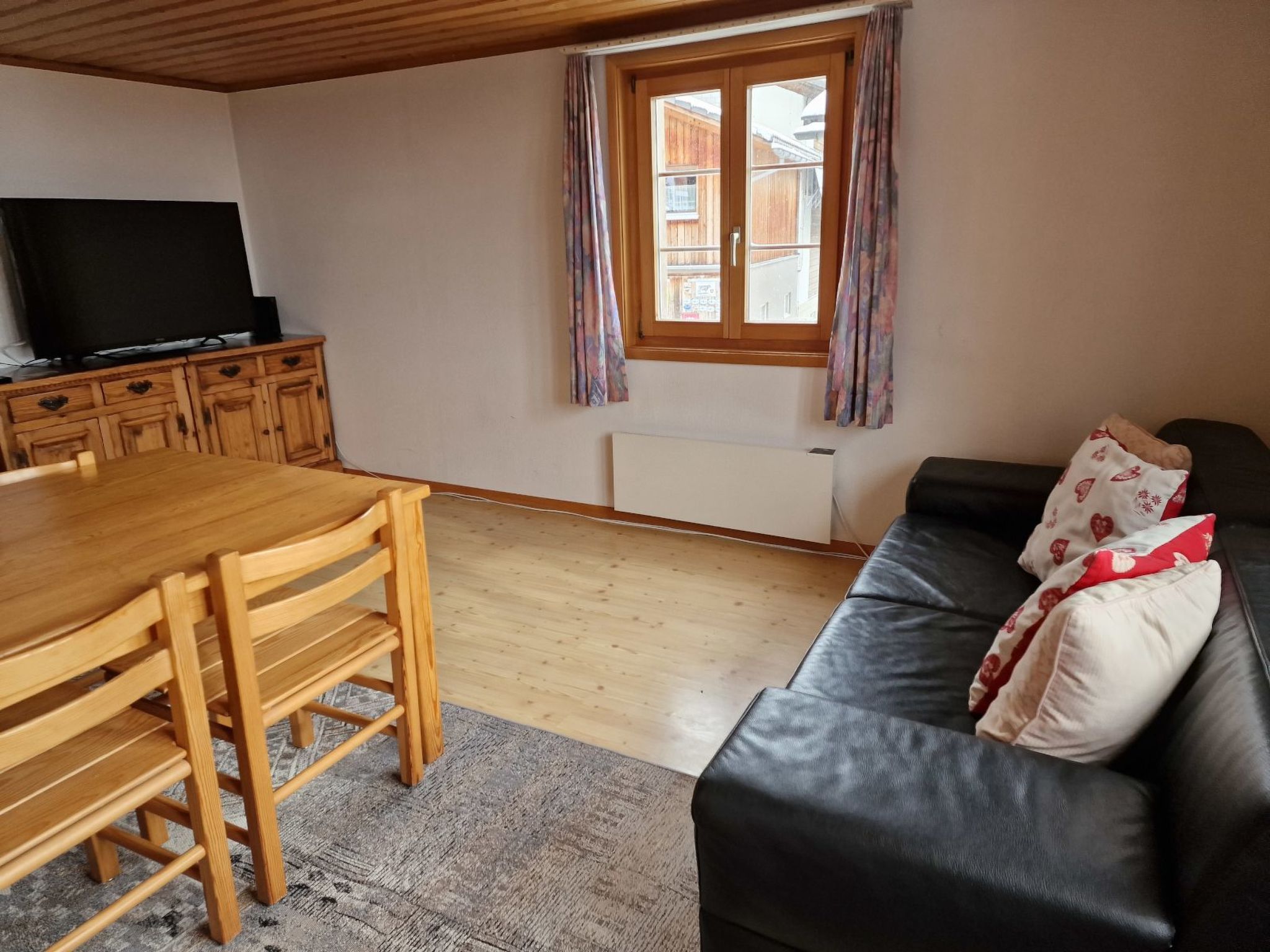 Appartement Via Cuort, Brigels, (Breil/Brigels), 65083B – Séjour, photo 10 sur 14
