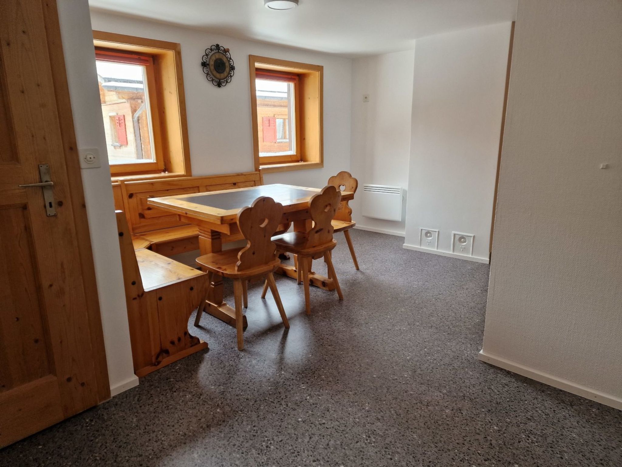 Appartement Via Cuort, Brigels, (Breil/Brigels), 65083B – Cuisine et coin repas, photo 12 sur 14