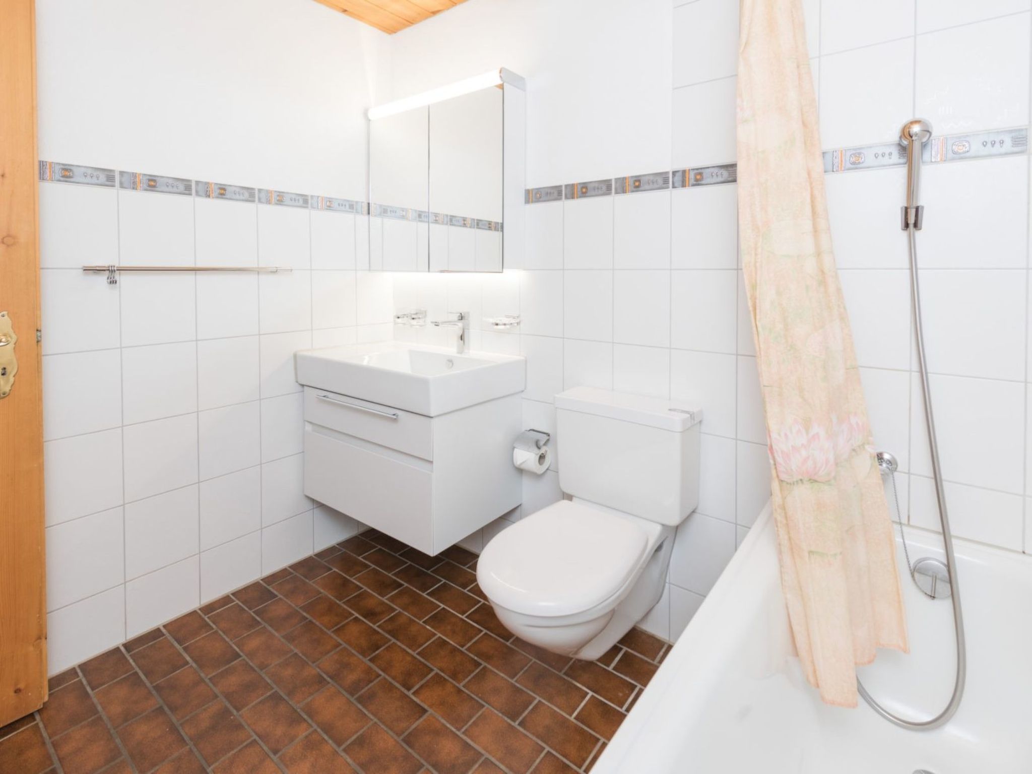 Appartement Casa Panorama Camartin, Brigels, (Breil/Brigels), 65037B – Salle de bains, photo 2 sur 24