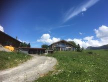 Authentiek Zwitsers bergverblijf aan de skipiste in Brigels - thumbnail 3