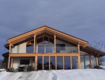 Authentiek Zwitsers bergverblijf aan de skipiste in Brigels - thumbnail 1