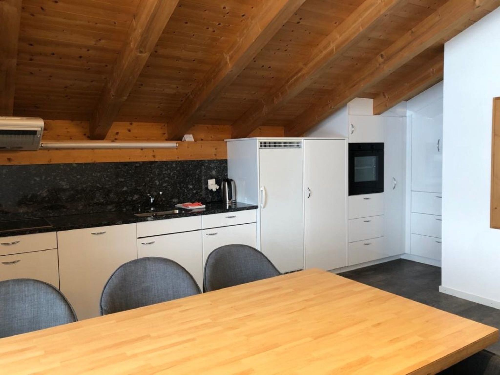 Appartement Bauernhof Cathomas, Brigels, (Breil/Brigels), 65008B – Cuisine et coin repas, photo 18 sur 21