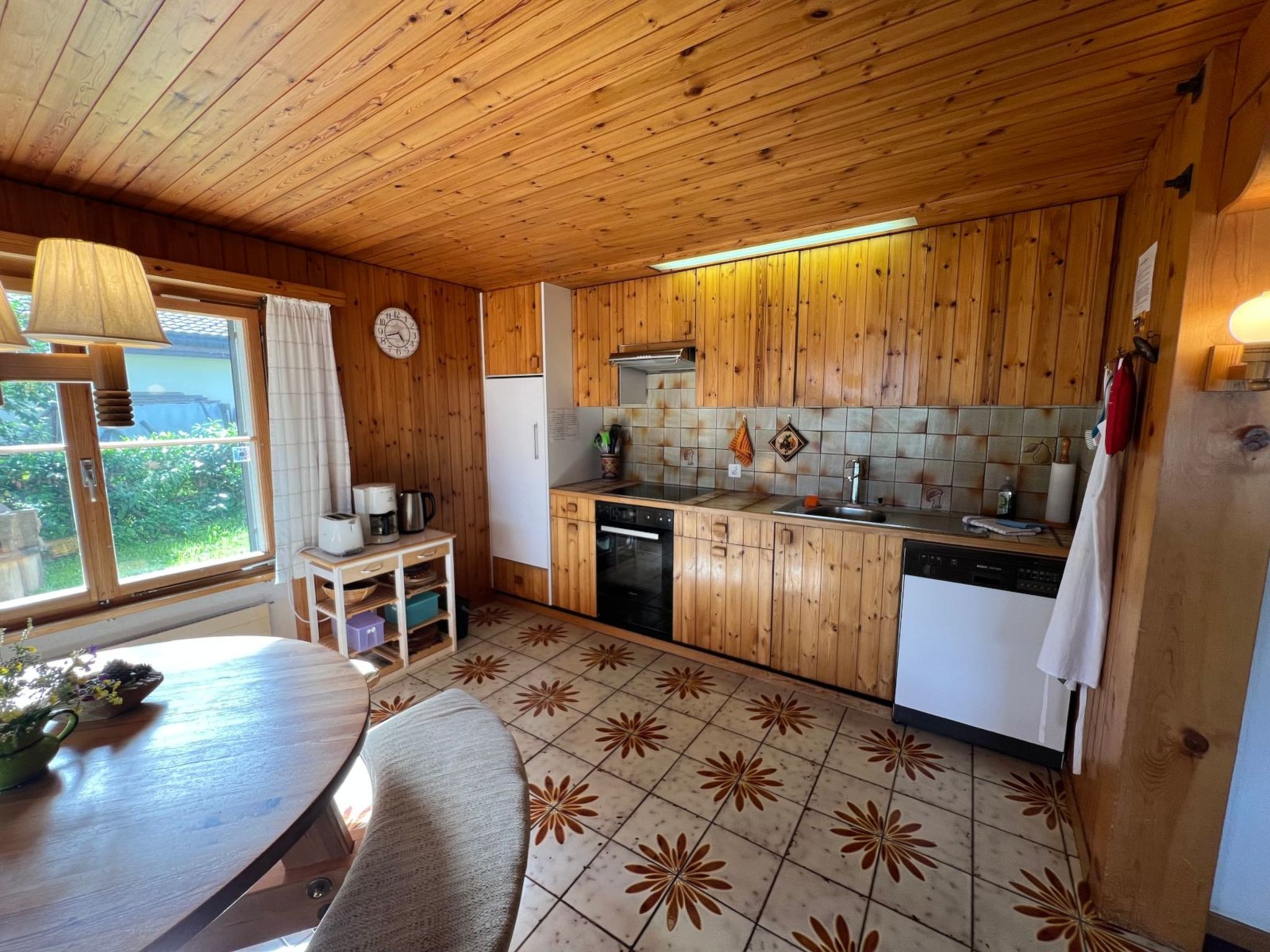 Appartement Ferienhaus Arnika Montana, Brigels, (Breil/Brigels), 65044B – Cuisine et coin repas, photo 20 sur 32