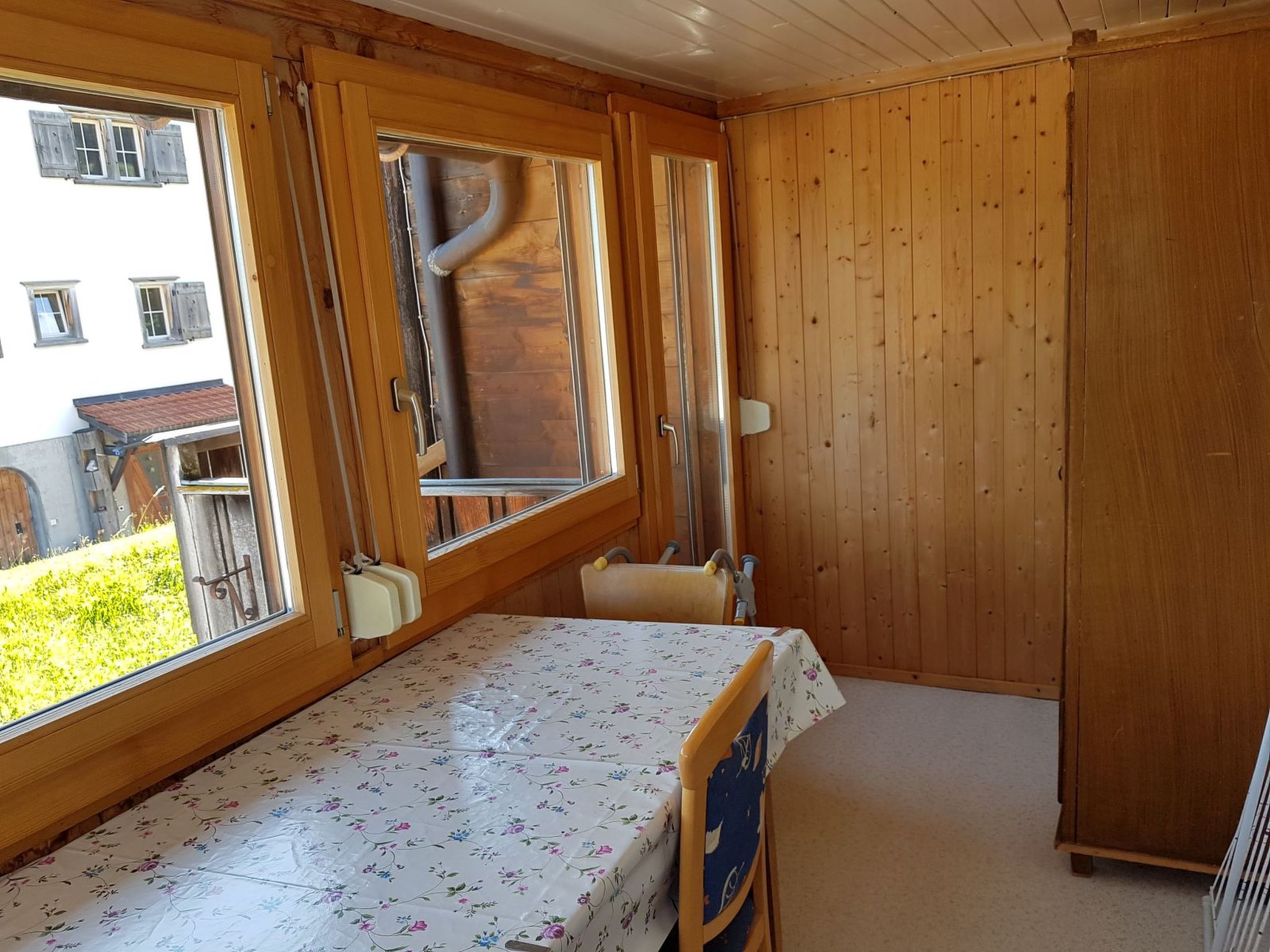 Crestas Calzaferri, Brigels, (Breil/Brigels). - Drinnen