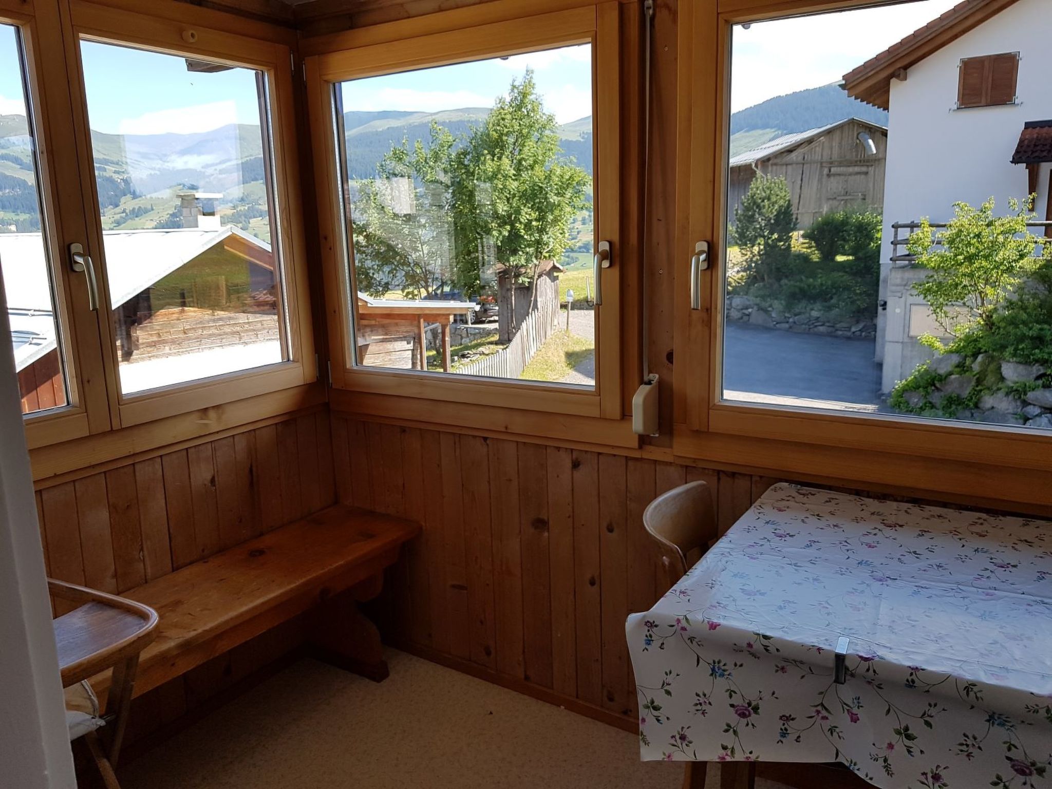 Crestas Calzaferri, Brigels, (Breil/Brigels). - Drinnen