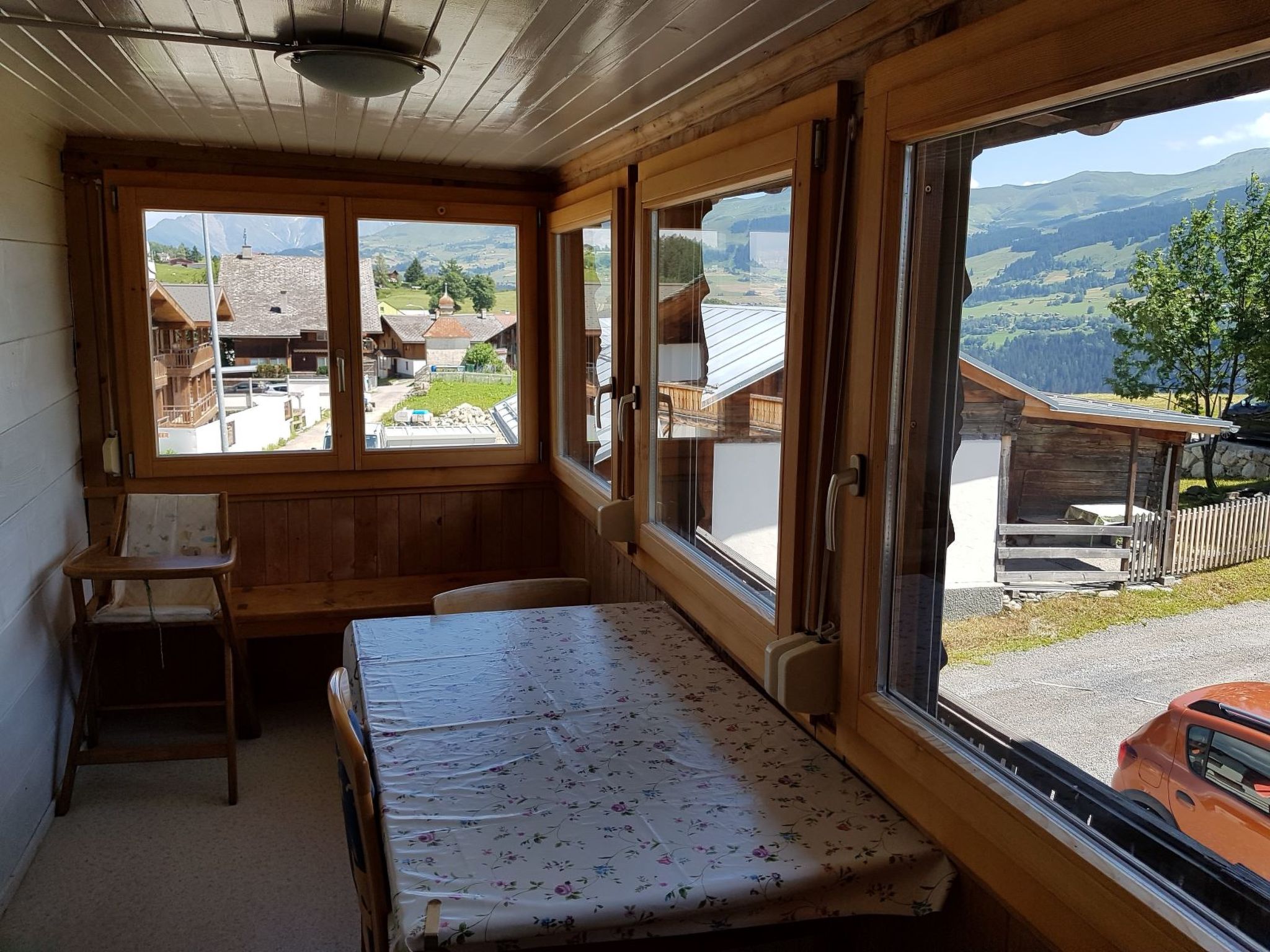 Crestas Calzaferri, Brigels, (Breil/Brigels). - Drinnen