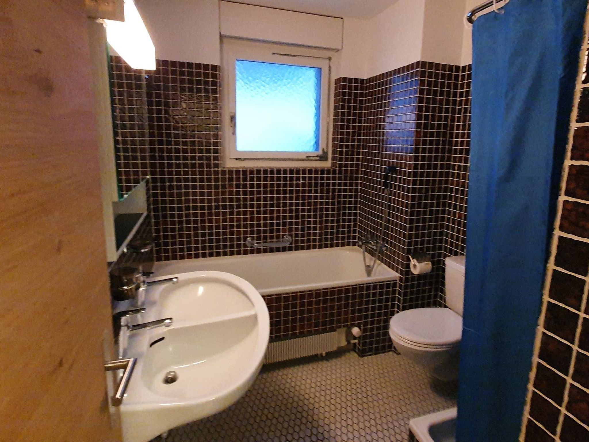 Appartement Anita 1 Defuns, Brigels, (Breil/Brigels), 65005B – Salle de bains, photo 2 sur 23