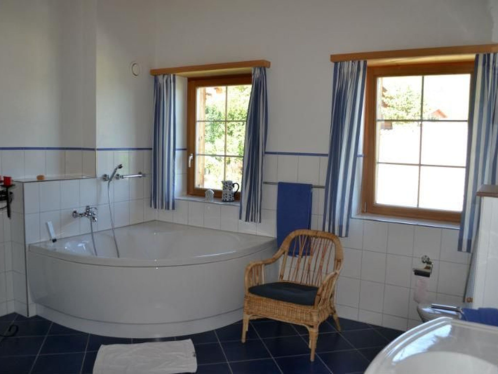 Appartement Ferienhaus Casa Patricia, Brigels, (Breil/Brigels), 65046B – Salle de bains, photo 12 sur 34