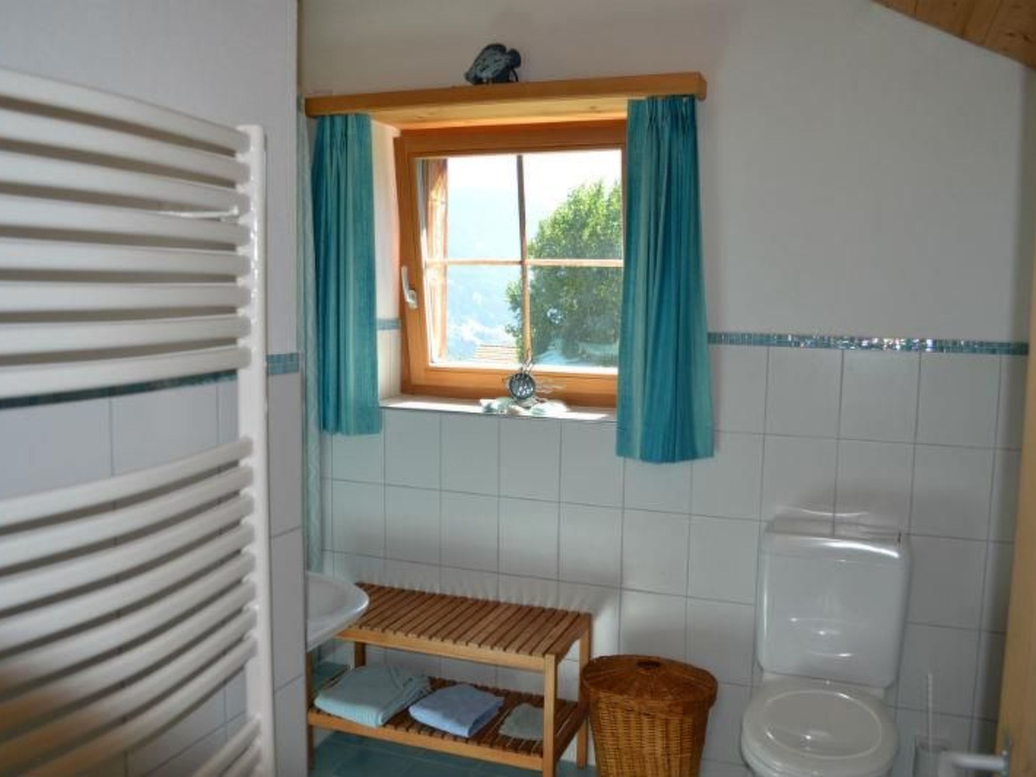 Appartement Ferienhaus Casa Patricia, Brigels, (Breil/Brigels), 65046B – Salle de bains, photo 11 sur 34