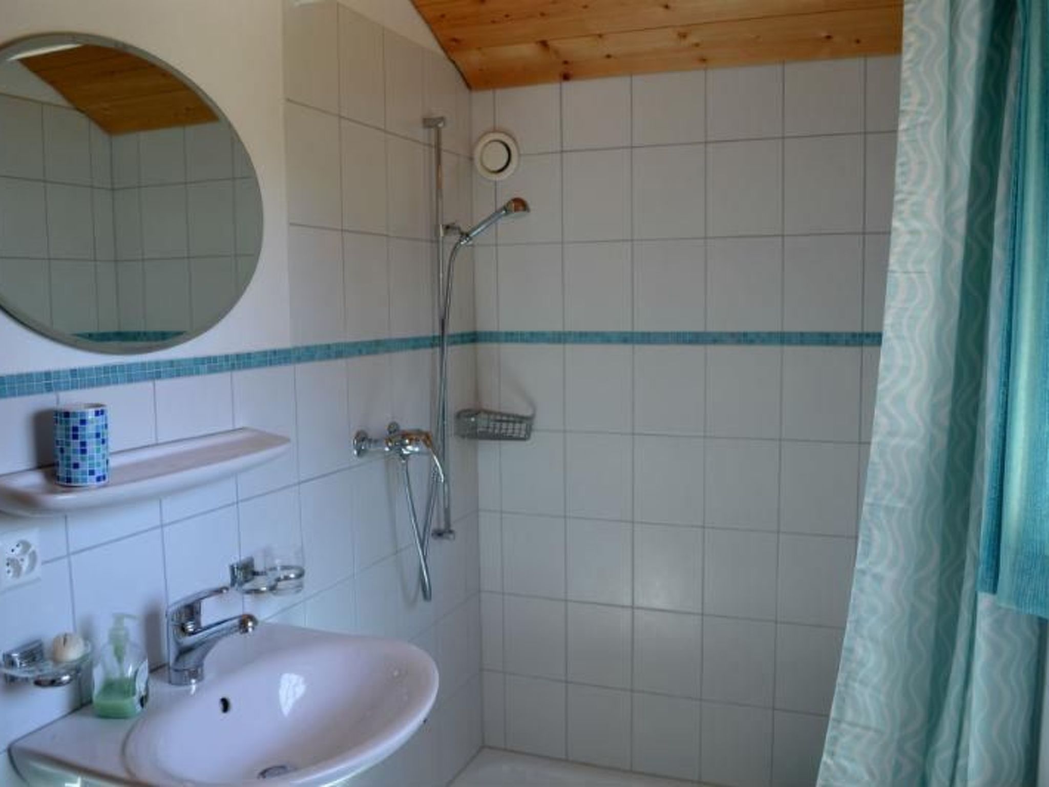 Appartement Ferienhaus Casa Patricia, Brigels, (Breil/Brigels), 65046B – Salle de bains, photo 8 sur 34