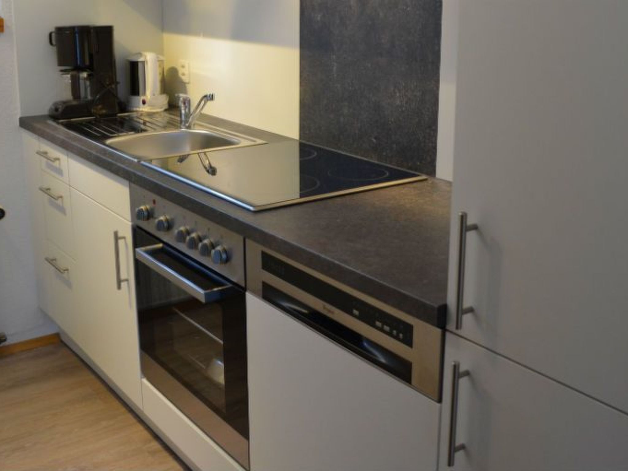 Appartement Anita 4 Defuns, Brigels, (Breil/Brigels), 65019B – Cuisine et coin repas, photo 19 sur 21