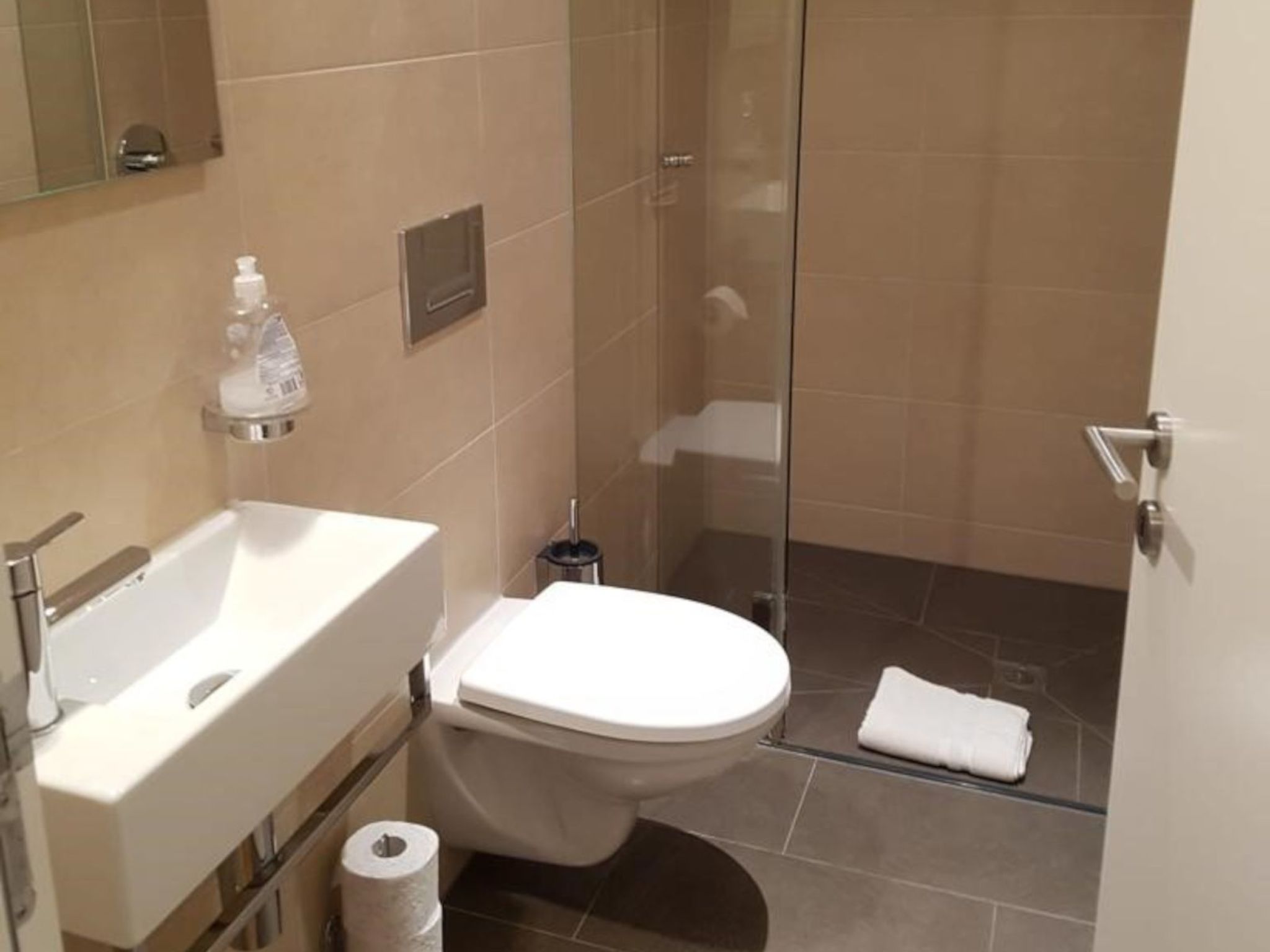 Appartement Bialavesta Siev, Brigels, (Breil/Brigels), 65080B – Salle de bains, photo 8 sur 24