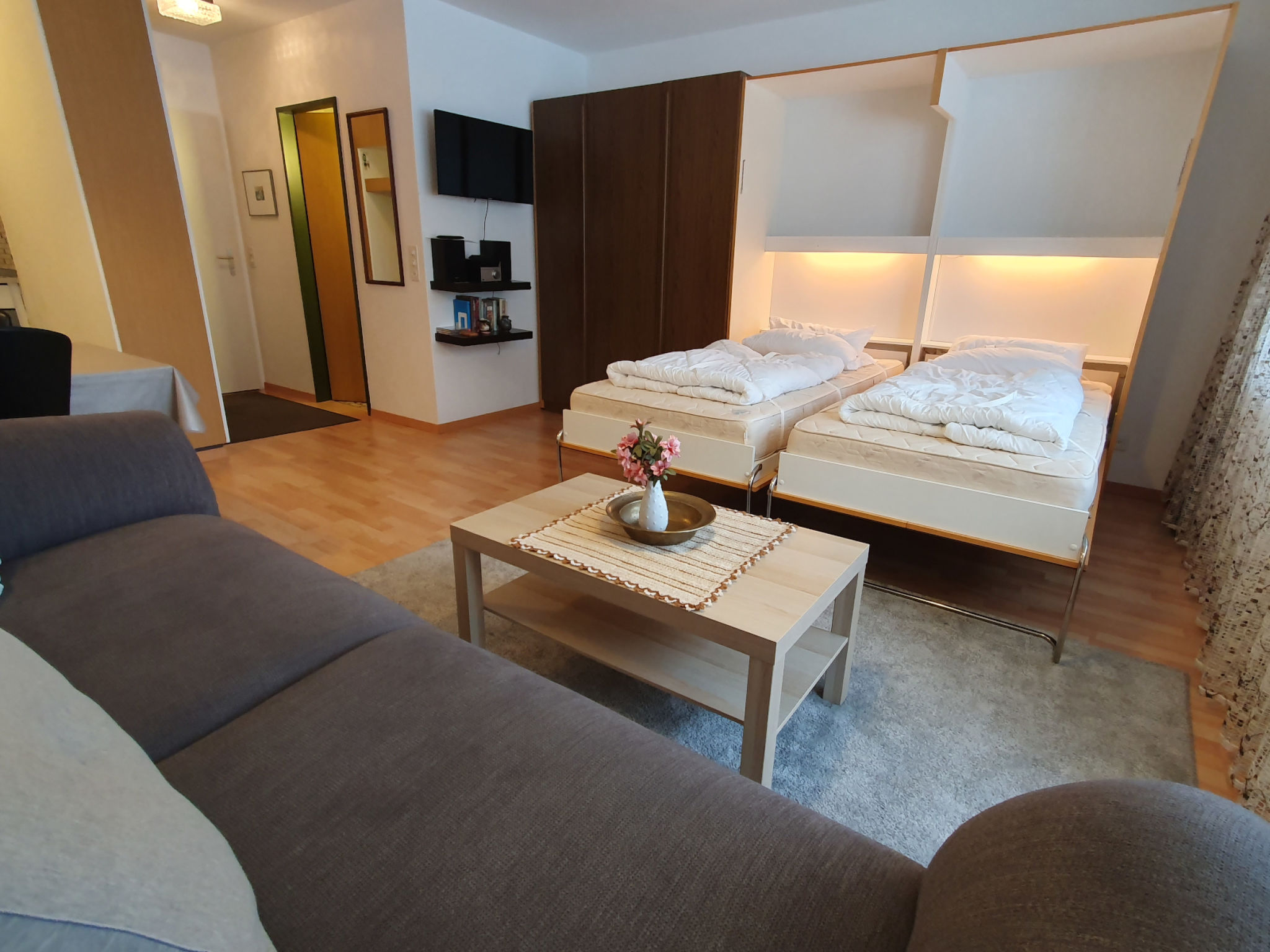 Gabriela 23 Defuns Brigels, (Breil/Brigels). - Binnen