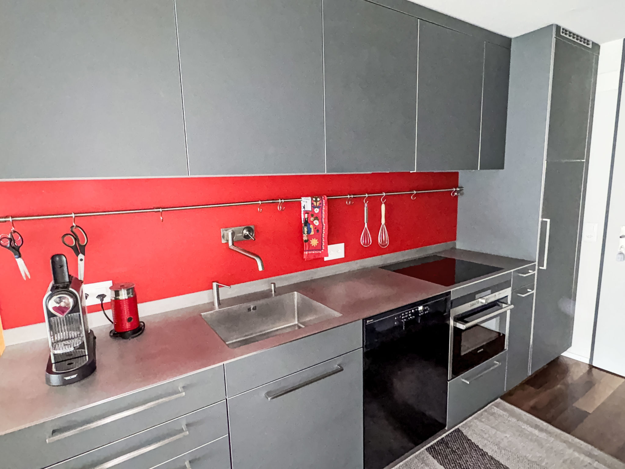 Apt B 096-Inside
