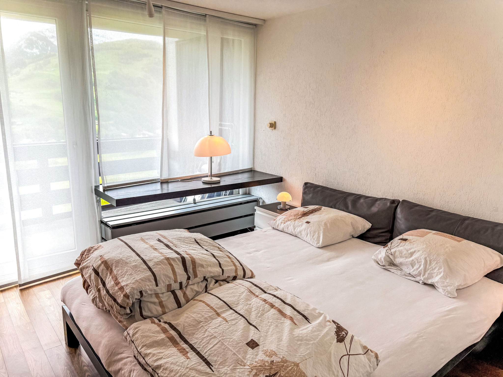 Apt B 096-Inside