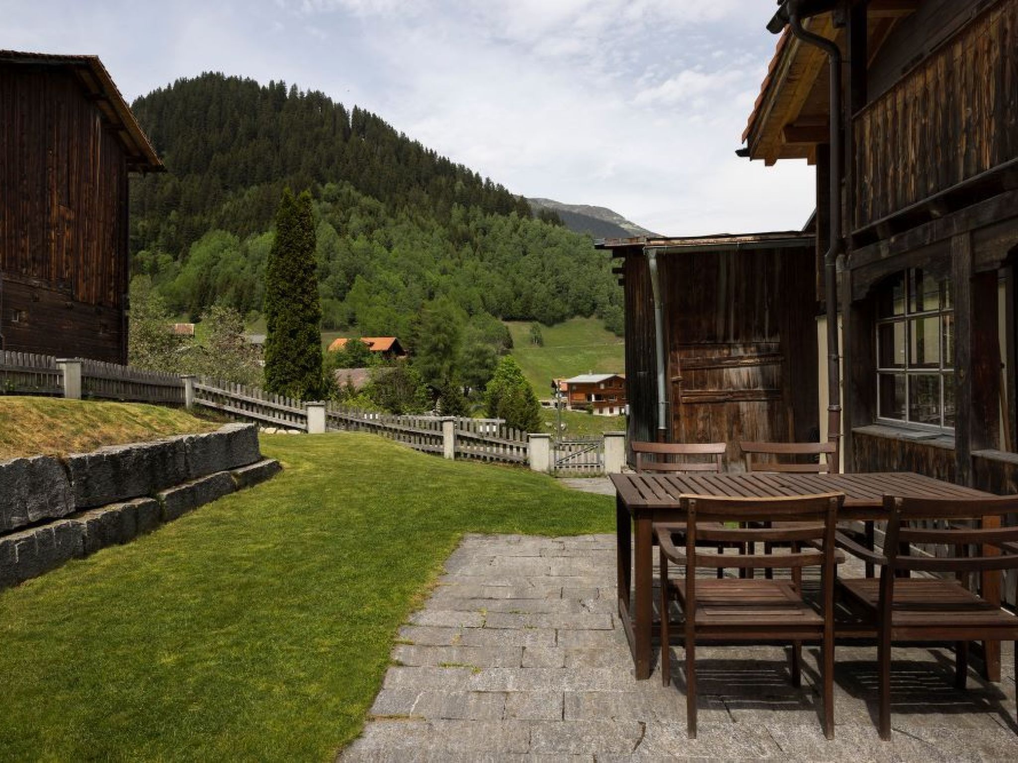 Appartement Casa Zuela, (Segnas/Disentis), 1033 – Extérieur de la maison, photo 14 sur 18