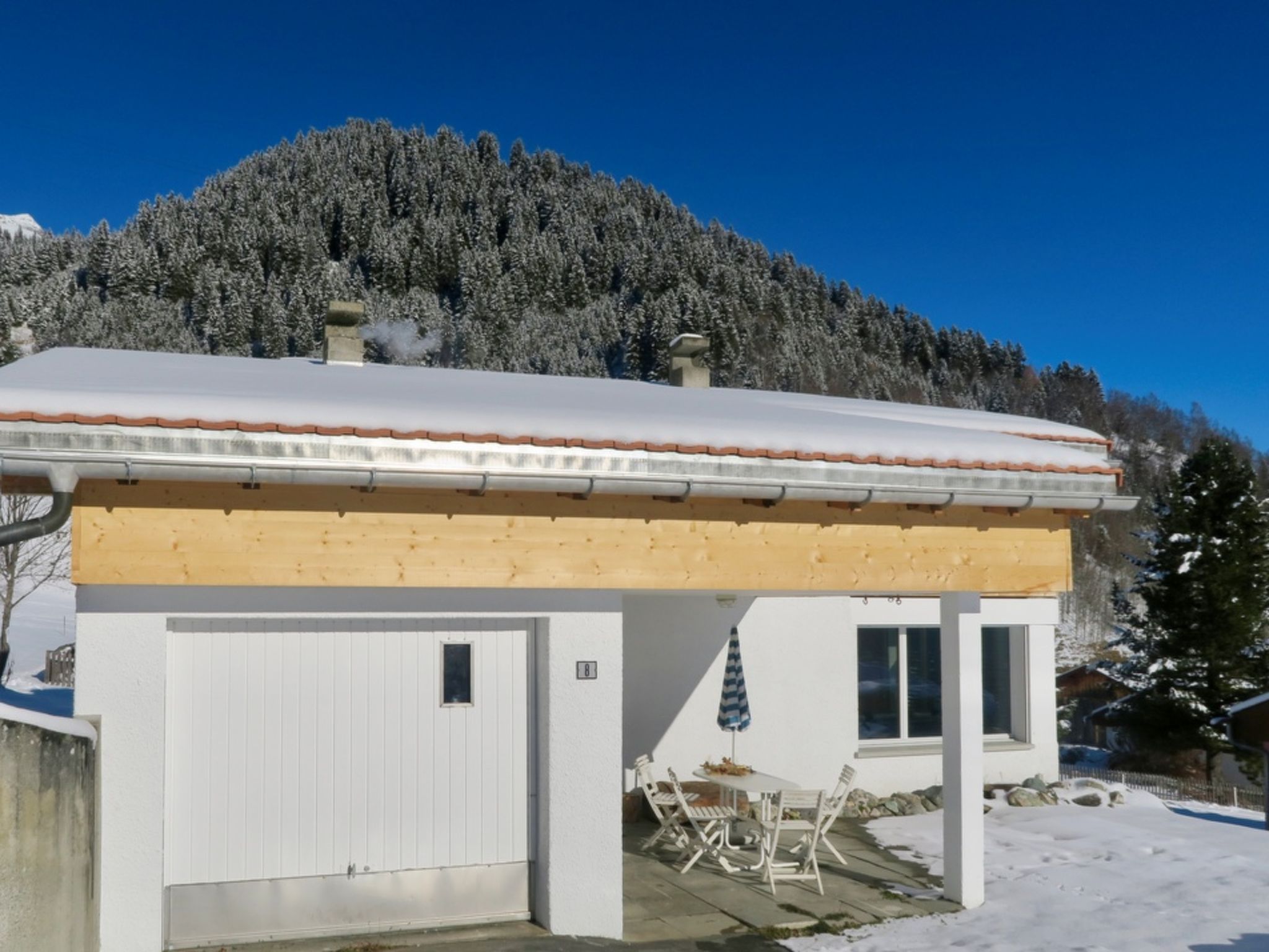 Casa Segnas/Lindt, (Segnas), 1107 - Outside
