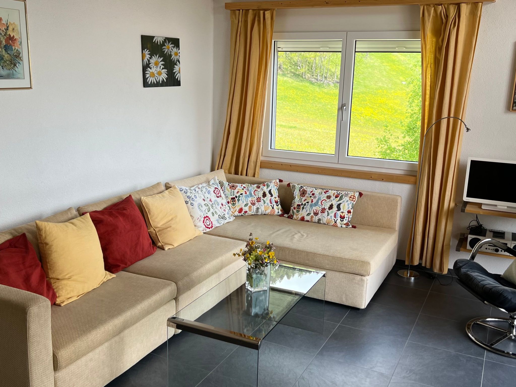 Appartement Casa Diala Panorama, (Segnas/Disentis), 1106 – Séjour, photo 10 sur 21