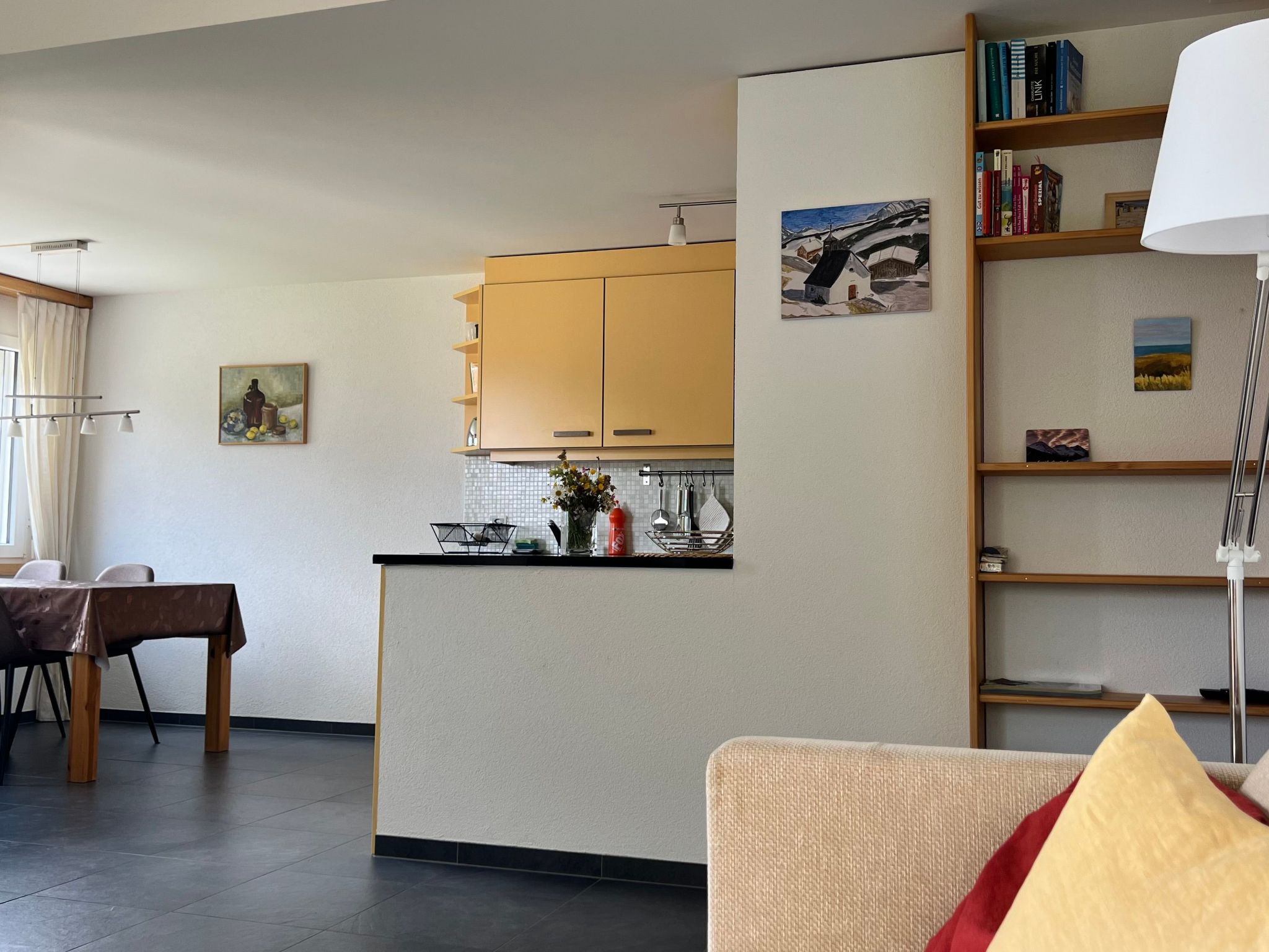 Appartement Casa Diala Panorama, (Segnas/Disentis), 1106 – Cuisine et coin repas, photo 15 sur 21