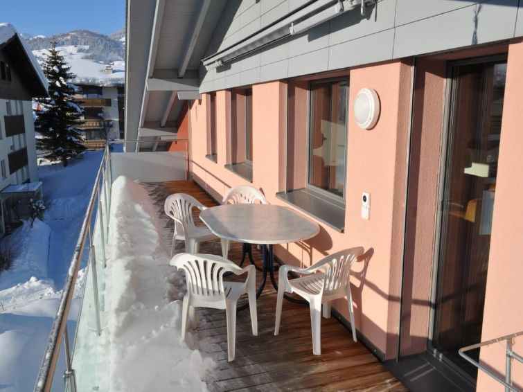 Aan de piste: Ruim appartement in Disentis met sauna en open haard in Disentis