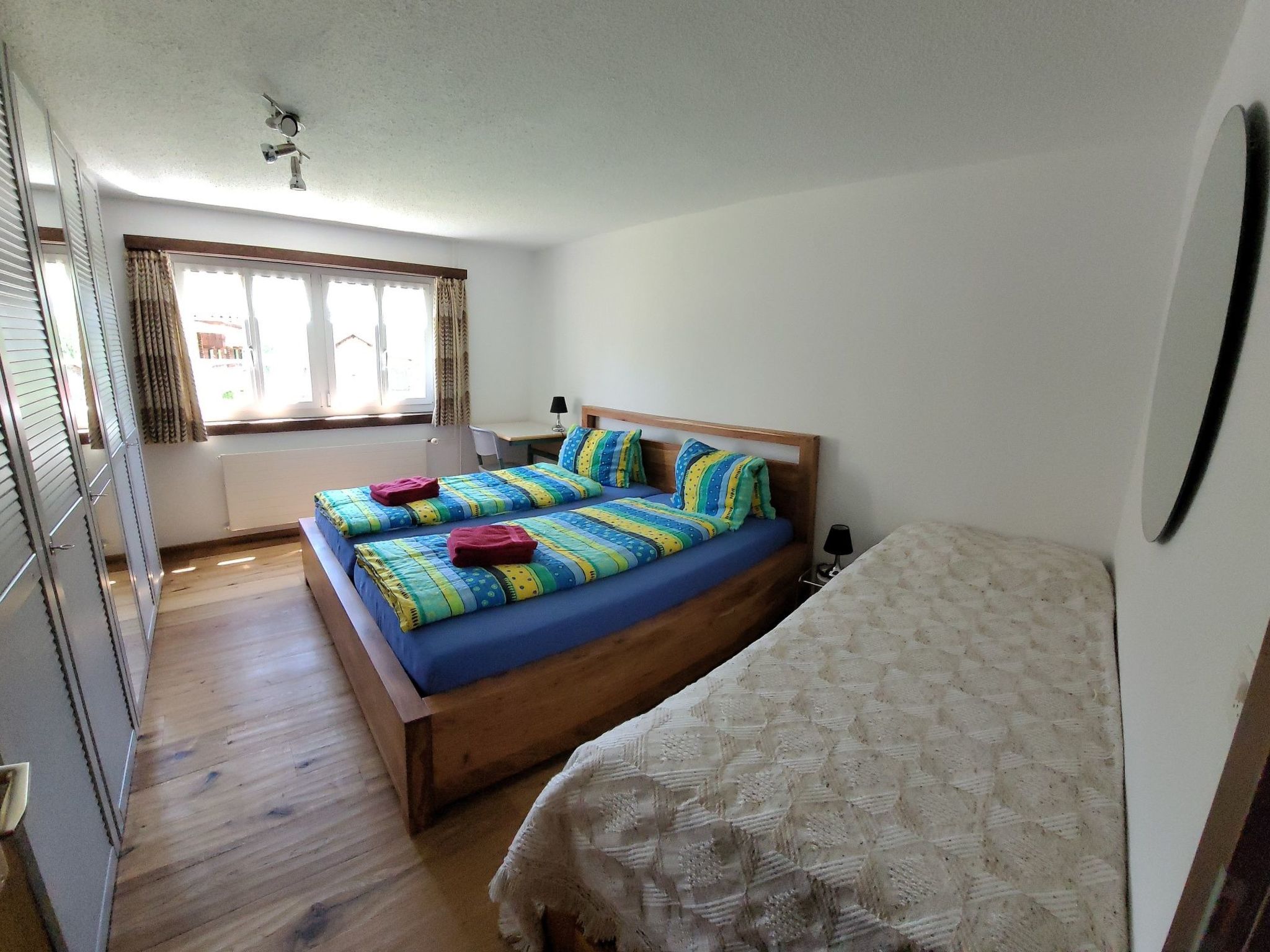Appartement Casa Buretsch Fry, (Segnas/Disentis), 1629 – Chambre, photo 6 sur 12