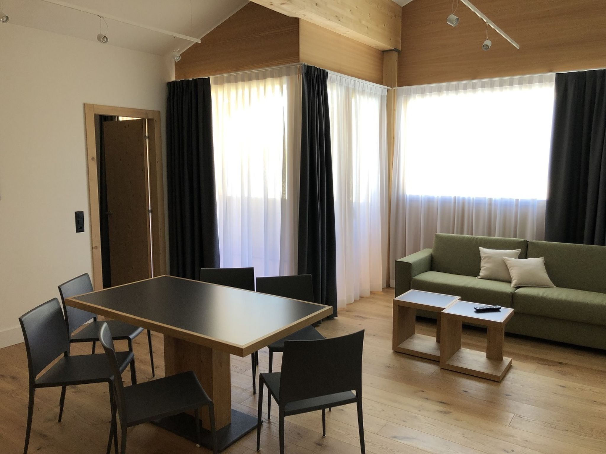 CATRINA RESORT, (Disentis / Mustér). - Binnen