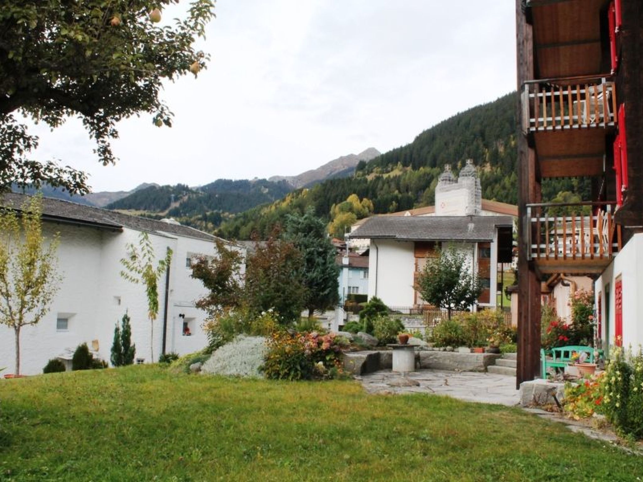 Appartement Chalet Scaletta de Castelberg, (Disentis/Mustér), 1018 – Terrasse, photo 18 sur 26