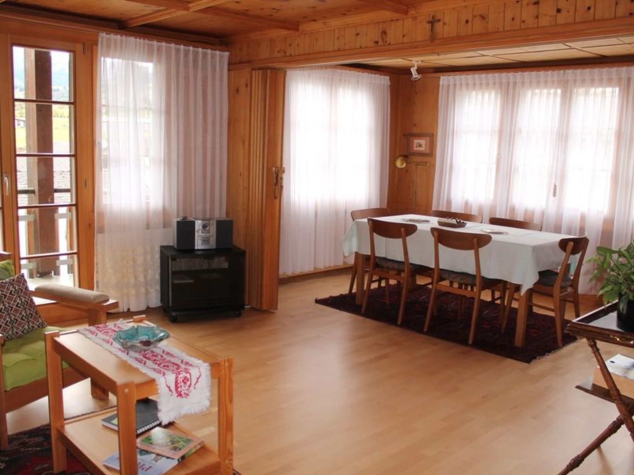Appartement Chalet Scaletta de Castelberg, (Disentis/Mustér), 1018 – Cuisine et coin repas, photo 20 sur 26