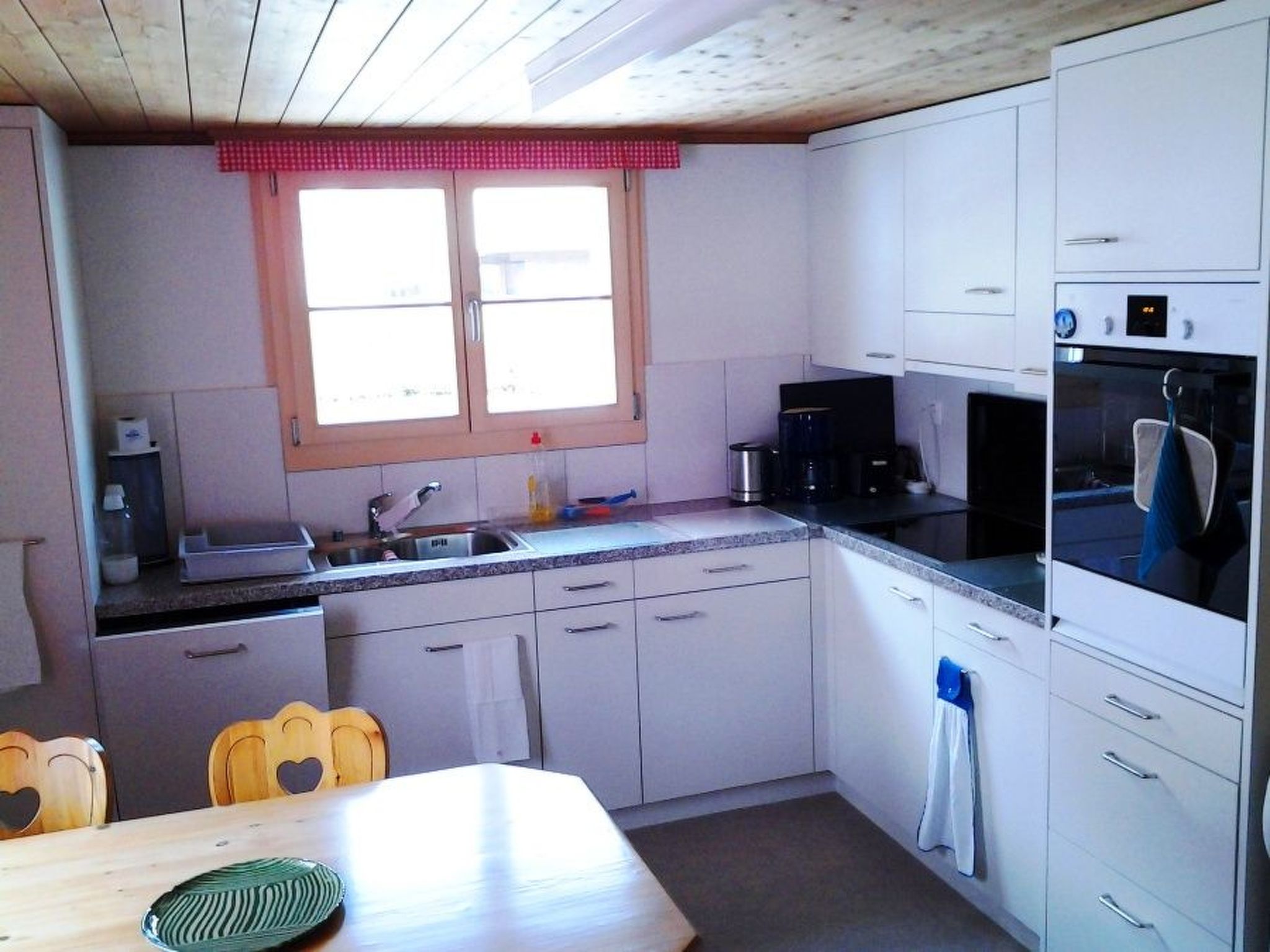 Appartement Chalet Scaletta de Castelberg, (Disentis/Mustér), 1018 – Cuisine et coin repas, photo 23 sur 26