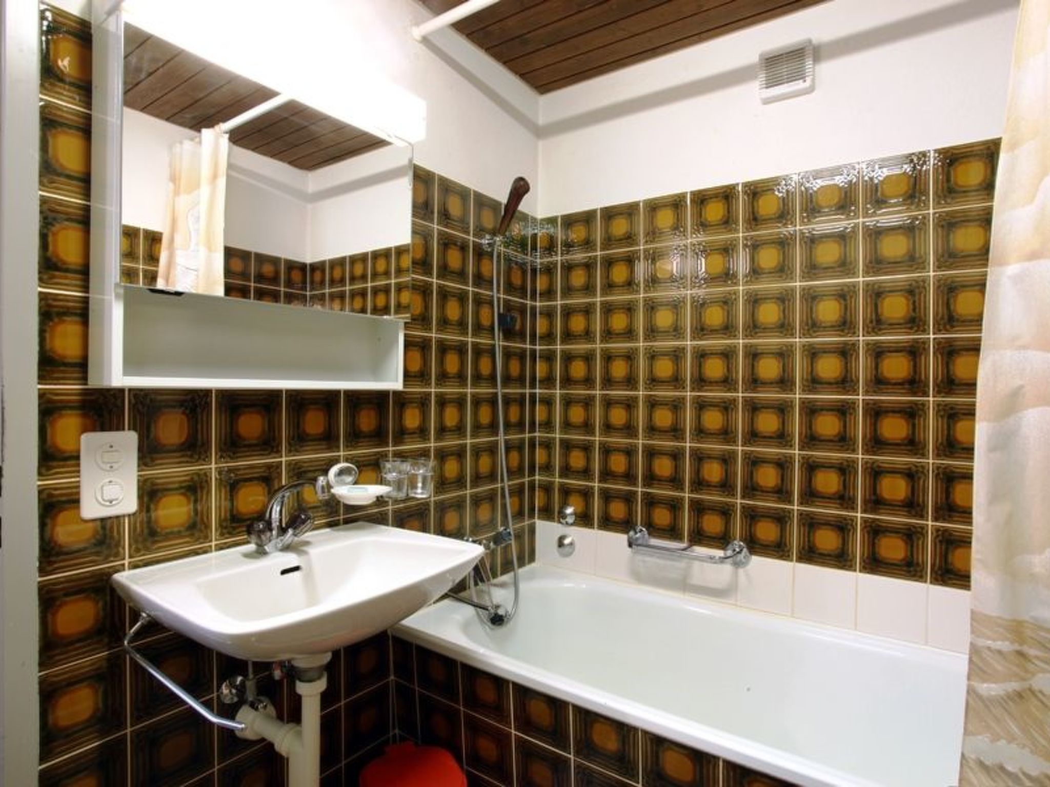 Appartement Casa Acletta Sutter, (Disentis / Mustér), 1016 – Salle de bains, photo 24 sur 27