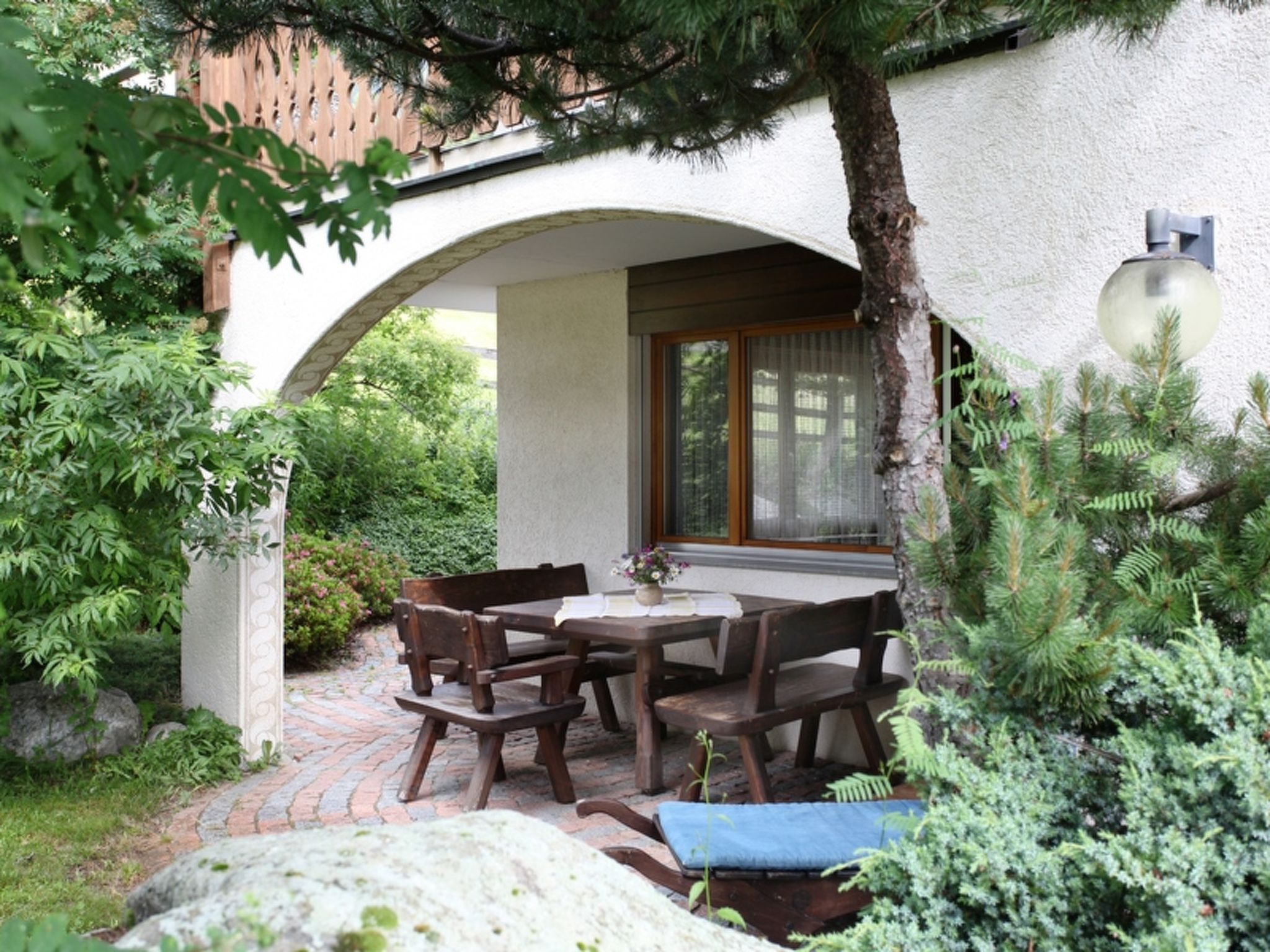 Casa Sax 5 Church, (Disentis/Mustér). - Draußen