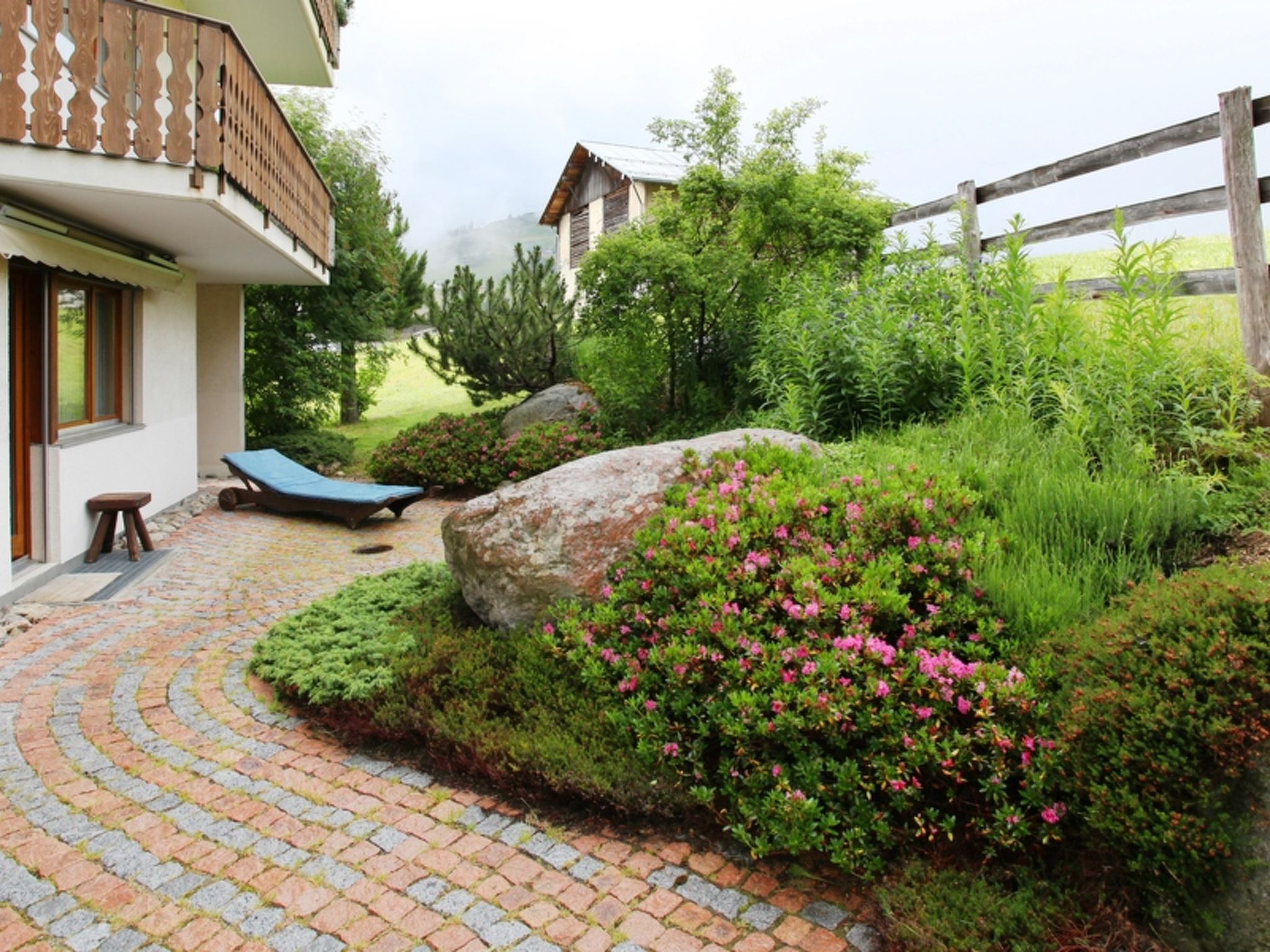 Casa Sax 5 Church, (Disentis/Mustér). - Draußen