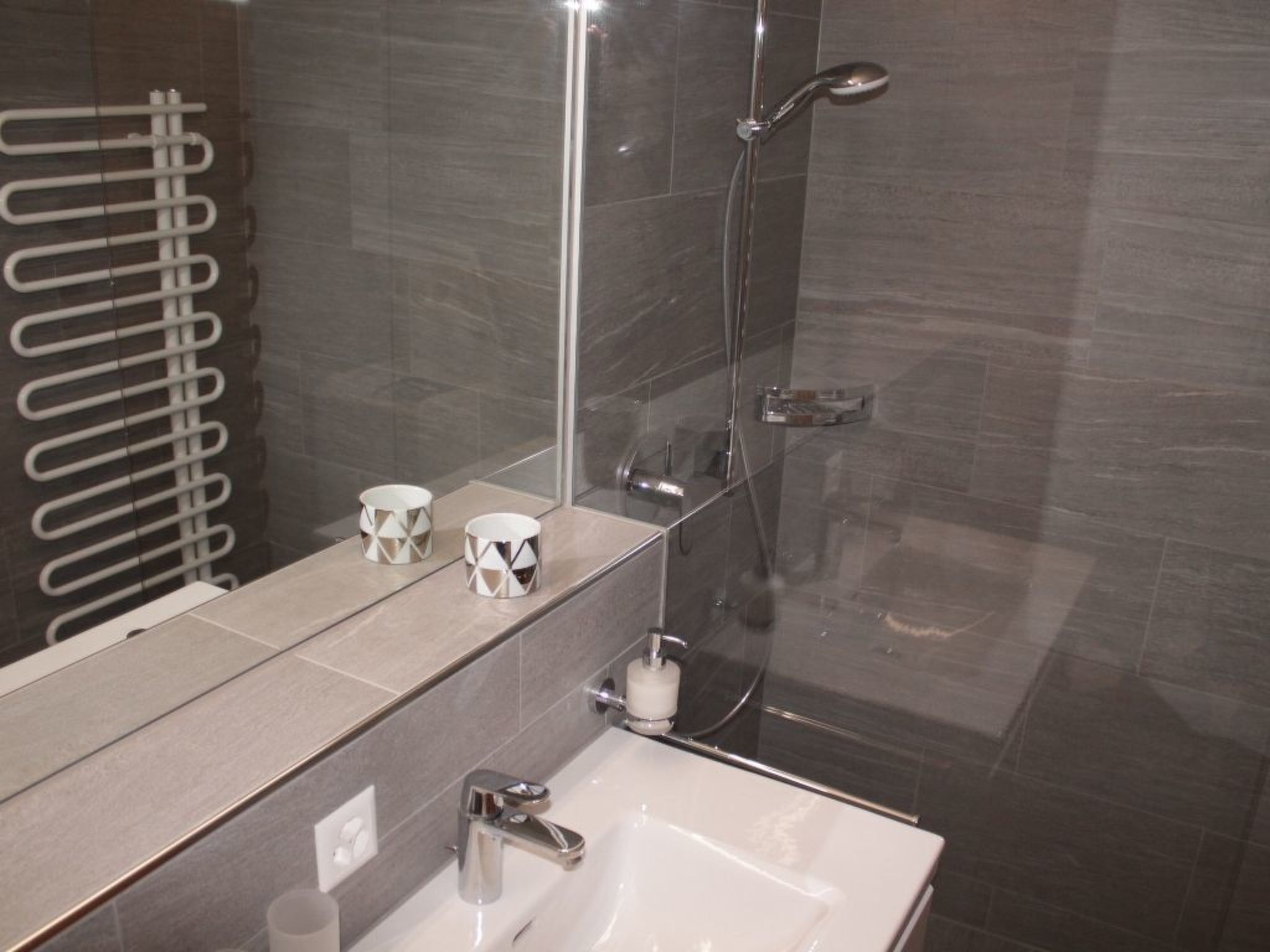 Appartement Disentiserhof Garvera, (Disentis/Mustér), 1032 – Salle de bains, photo 8 sur 14