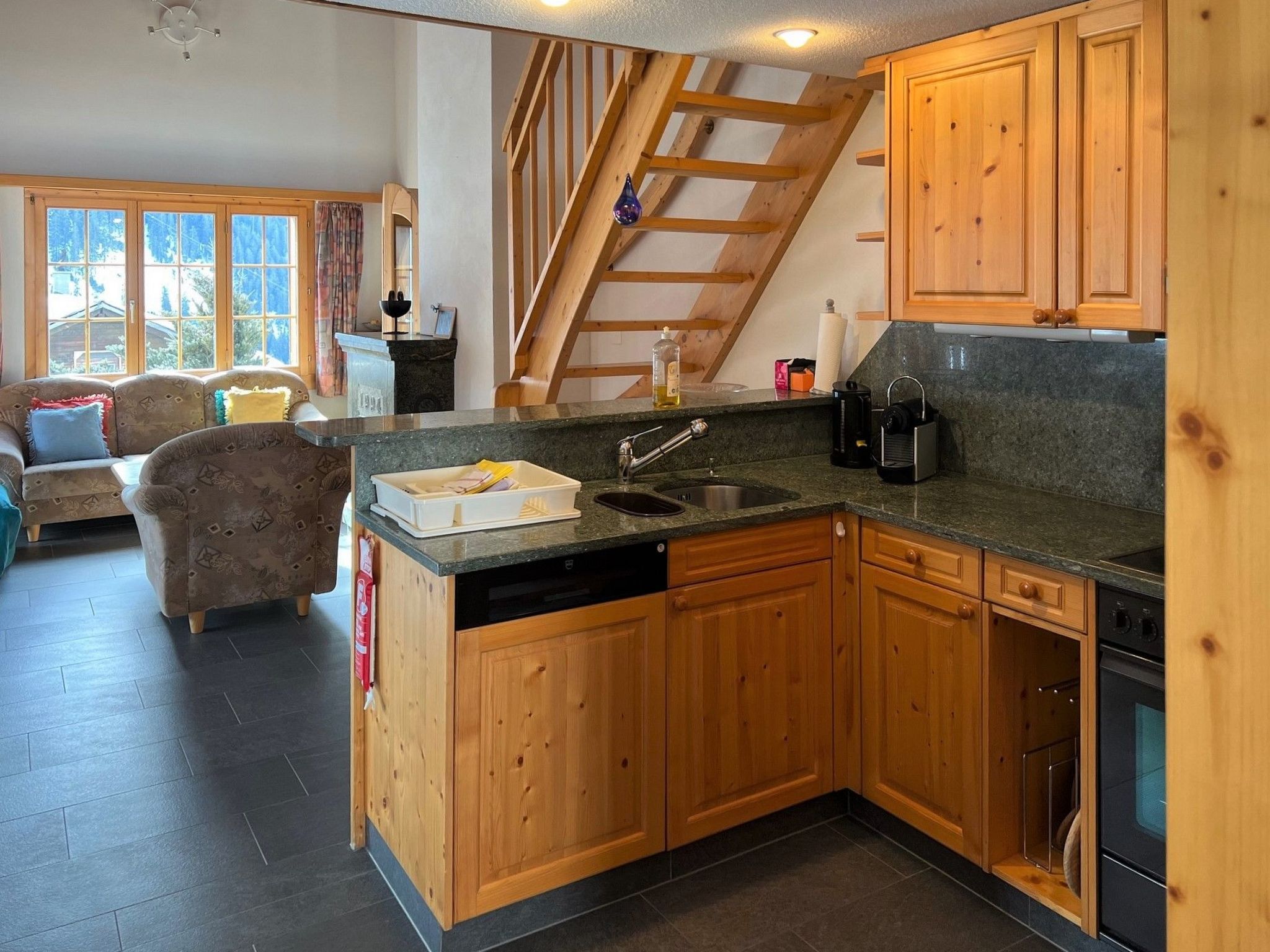 Appartement Casa Mulinera 1 GVH, (Camischolas/Sedrun), 243.01 – Cuisine et coin repas, photo 8 sur 14