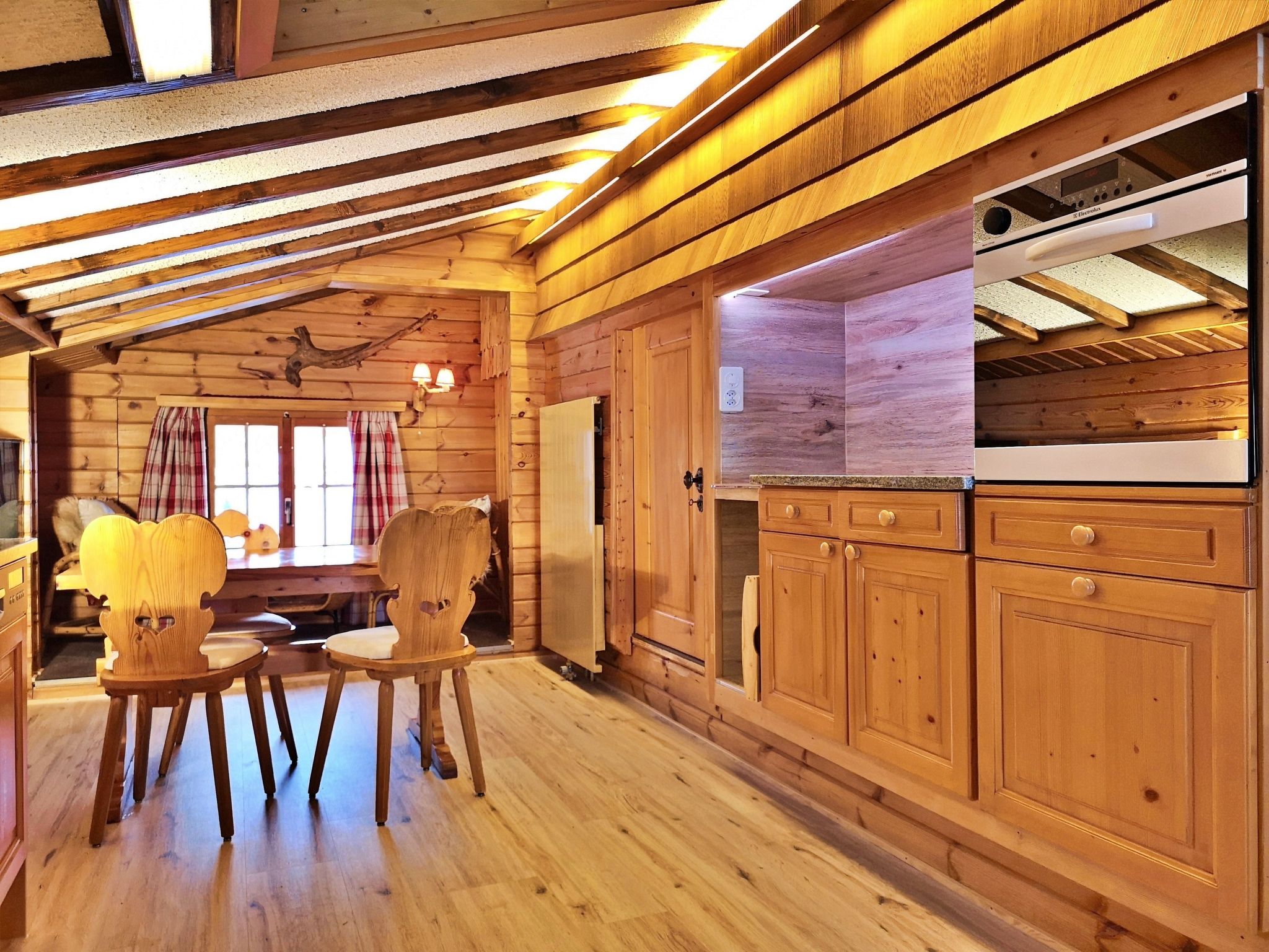 Chalet Dargun Bünter, (Camischolas/Sedrun). - Binnen