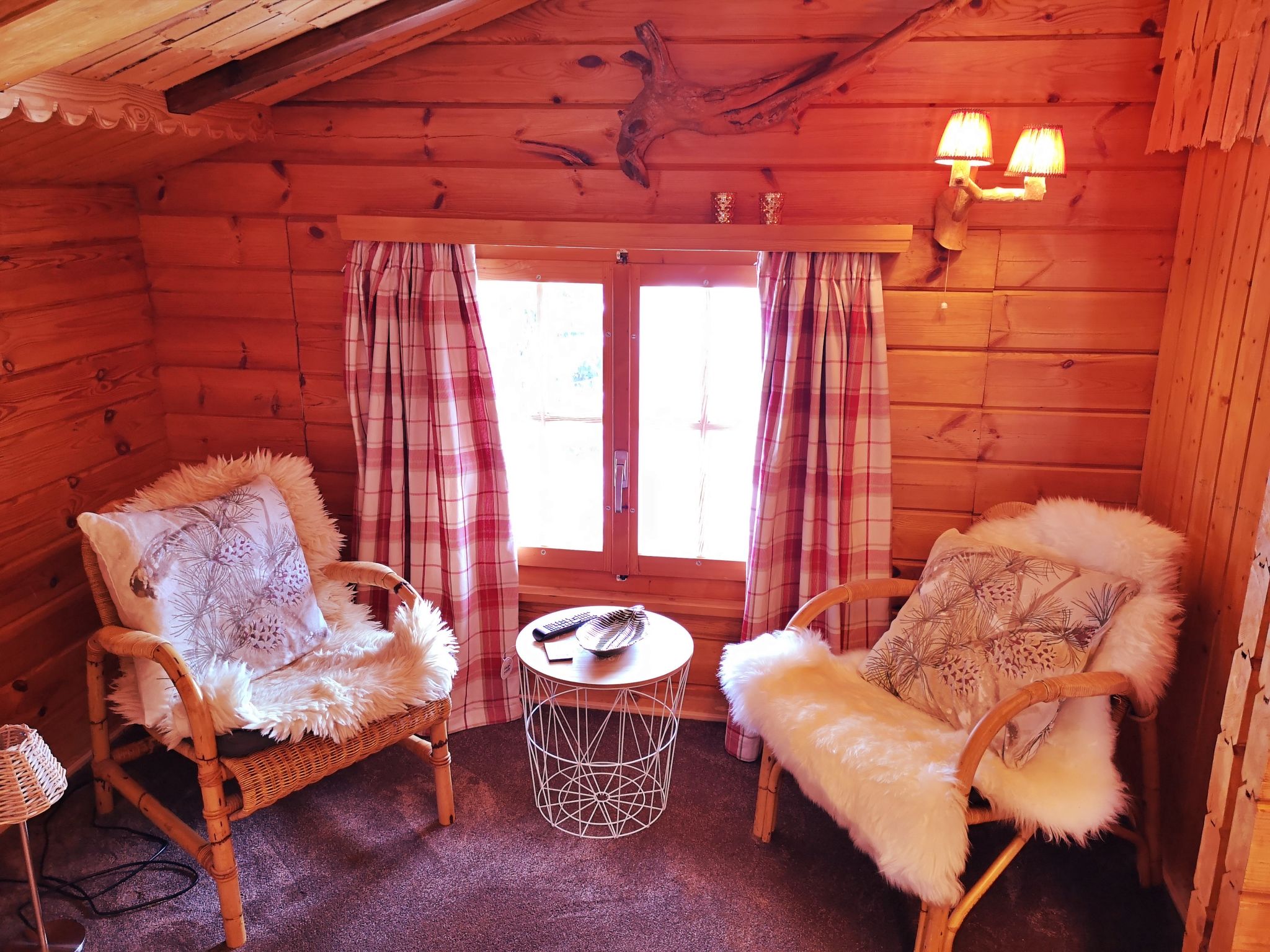 Chalet Dargun Bünter, (Camischolas/Sedrun). - Binnen