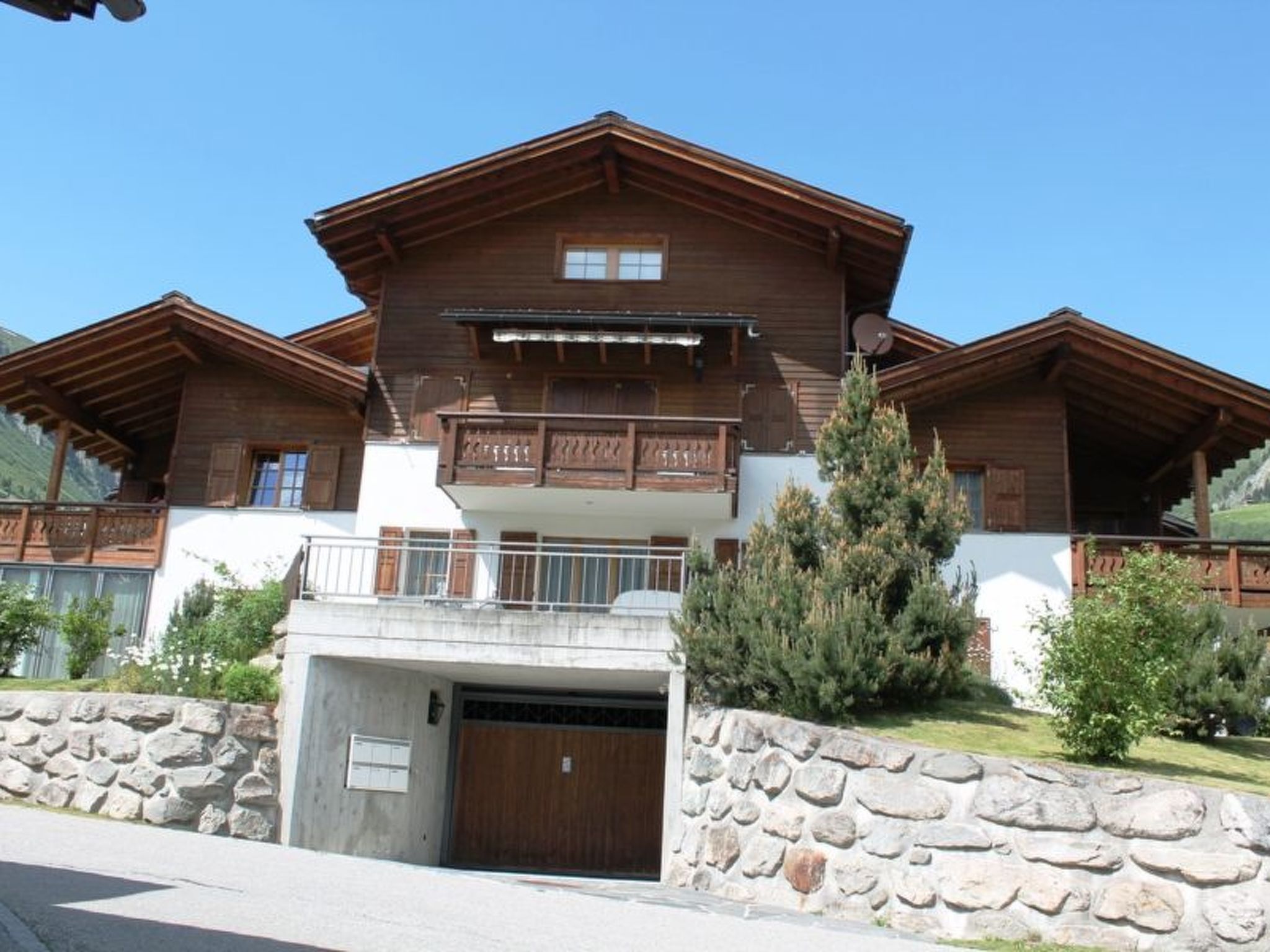 Casa Genziana Castelein, (Camischolas/Sedrun), 217.01
