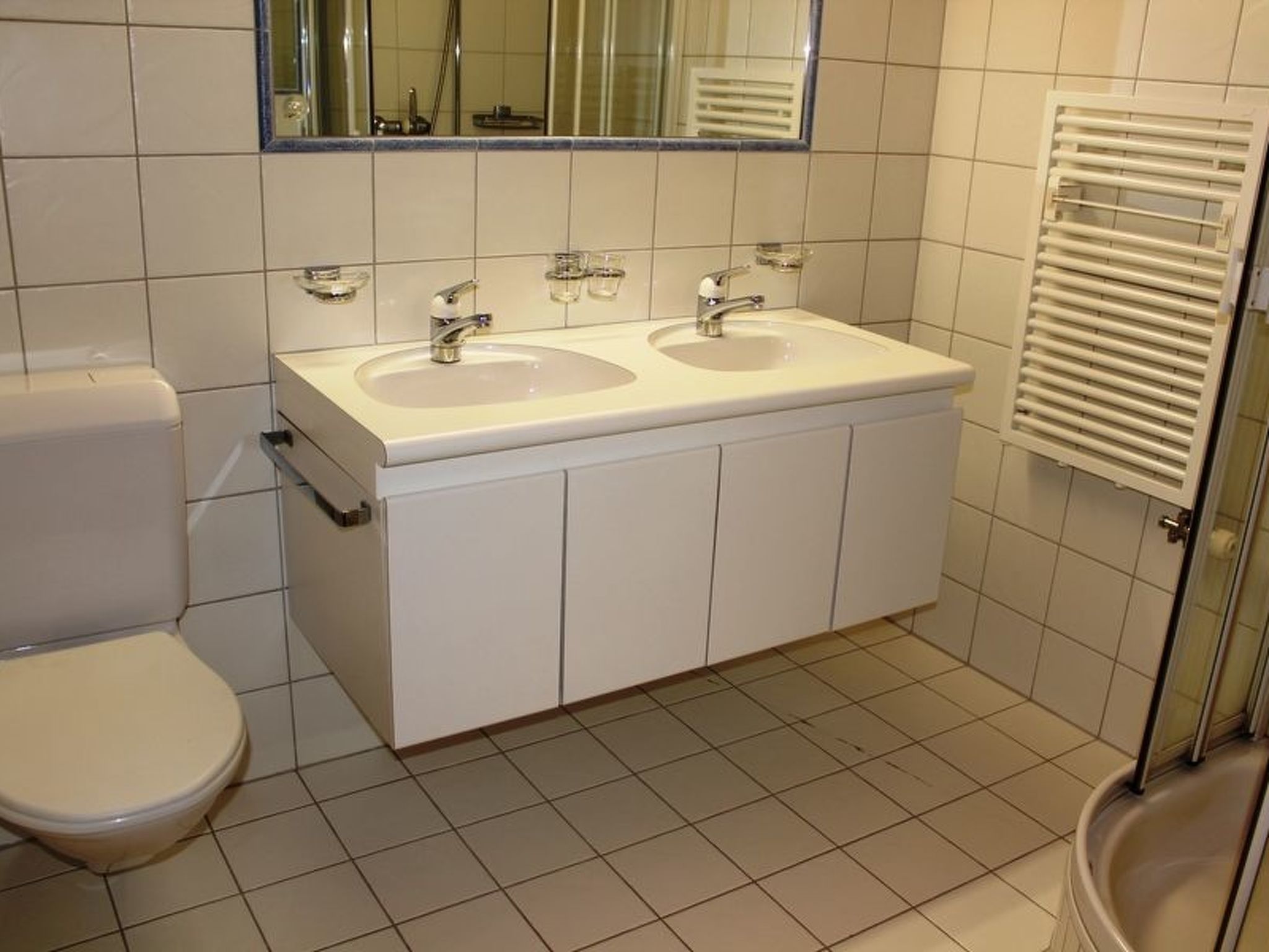 Appartement Casa Genziana Castelein, (Camischolas/Sedrun), 217.01 – Salle de bains, photo 11 sur 12
