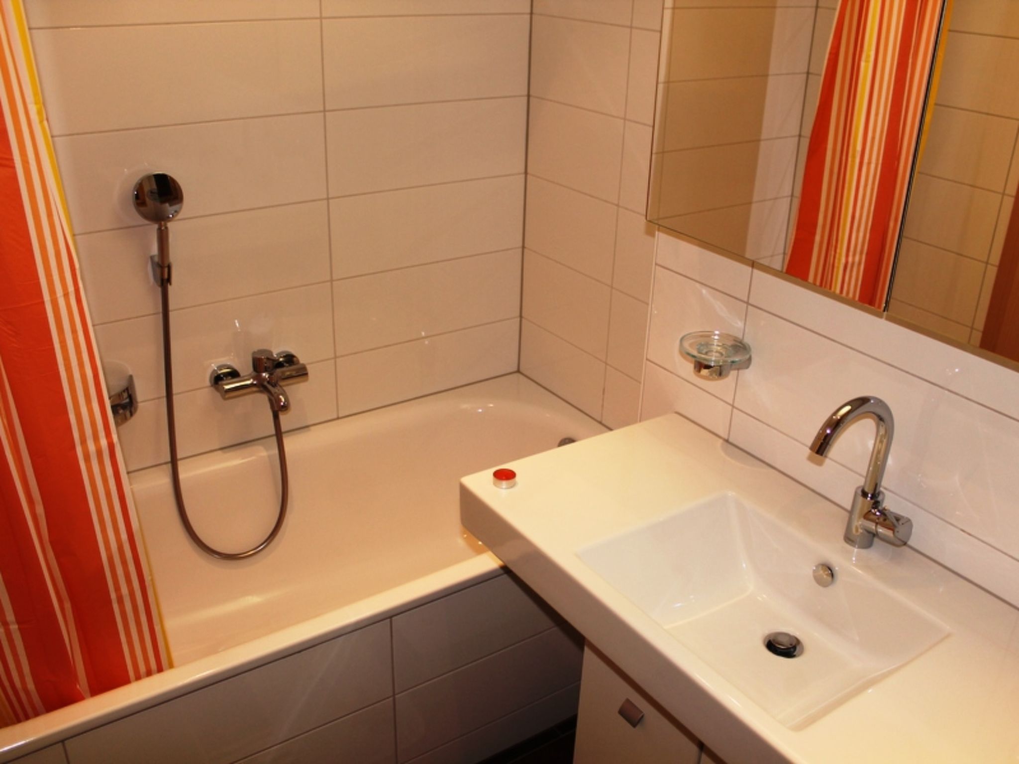 Knus appartement in Camischolas met terras en bergzicht, dichtbij Sedrun - foto 8