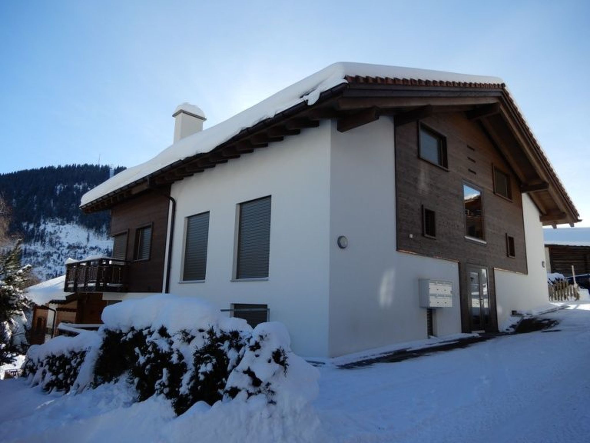 Appartement Huggel, (Camischolas/Sedrun), 228.01 – Extérieur de la maison, photo 7 sur 21