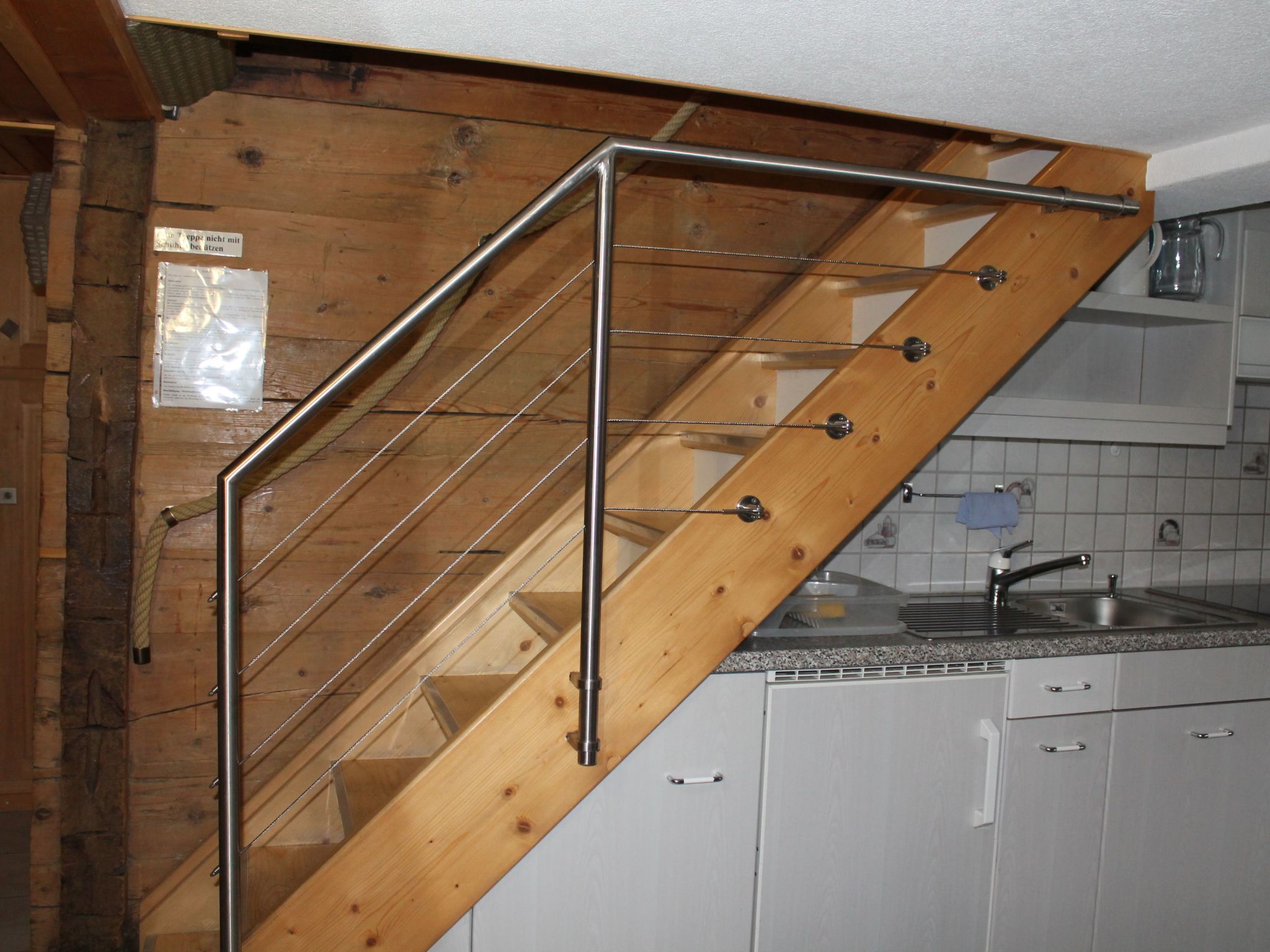 Appartement Tgèsa Turmalin Utzinger, (Camischolas/Sedrun), 210.01 – Cuisine et coin repas, photo 5 sur 15
