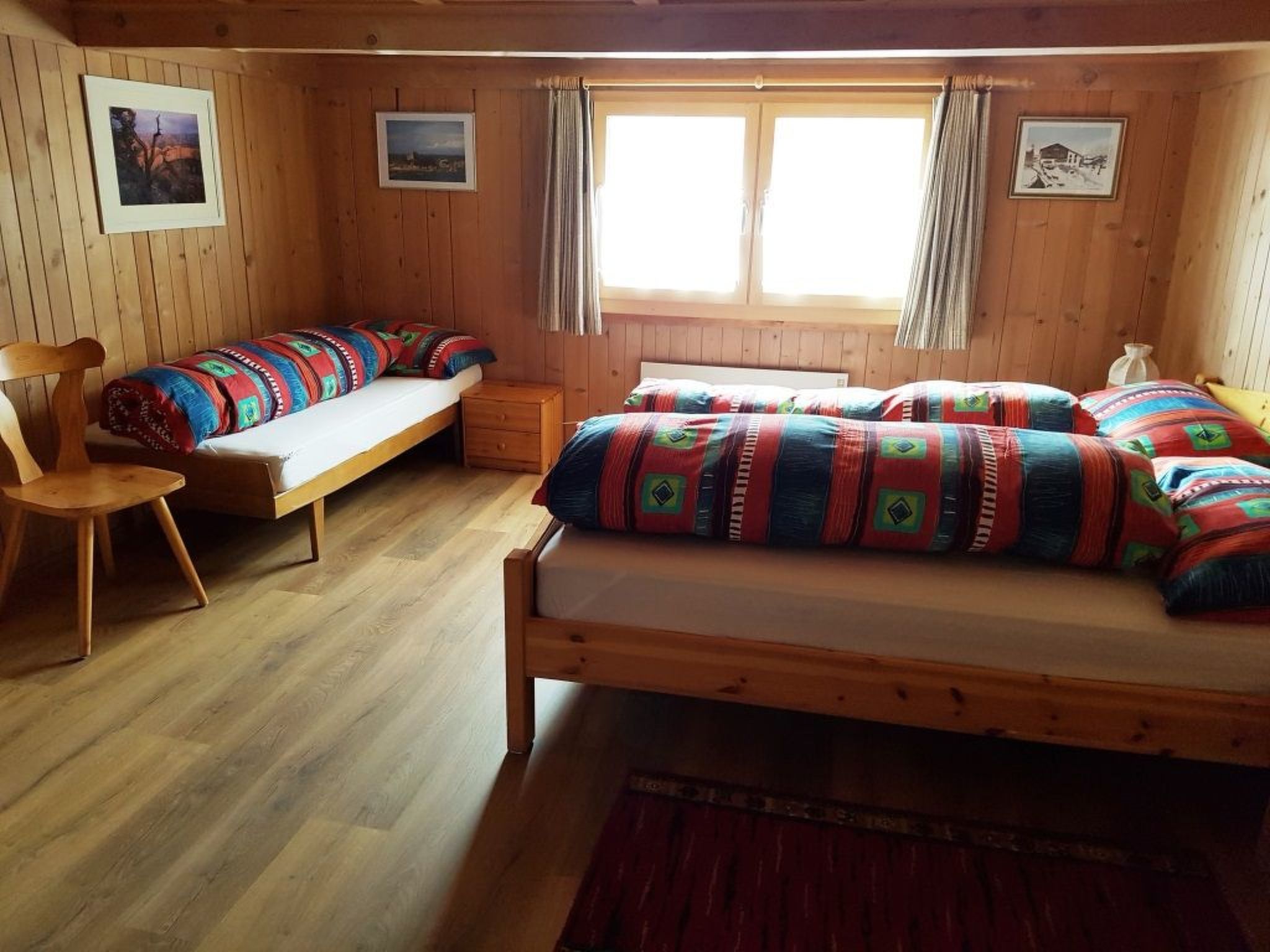 Appartement Tgèsa Turmalin Utzinger, (Camischolas/Sedrun), 210.01 – Chambre, photo 9 sur 15